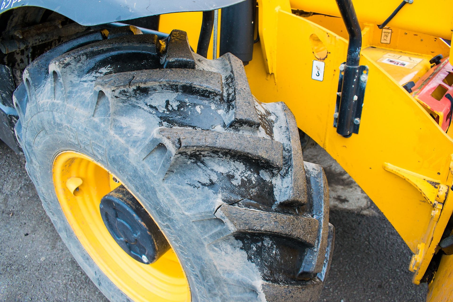 JCB 540-170 17 metre telescopic handler Year: 2014 S/N: 2180451 Recorded Hours: 4631 c/w turbo, sway - Image 9 of 14