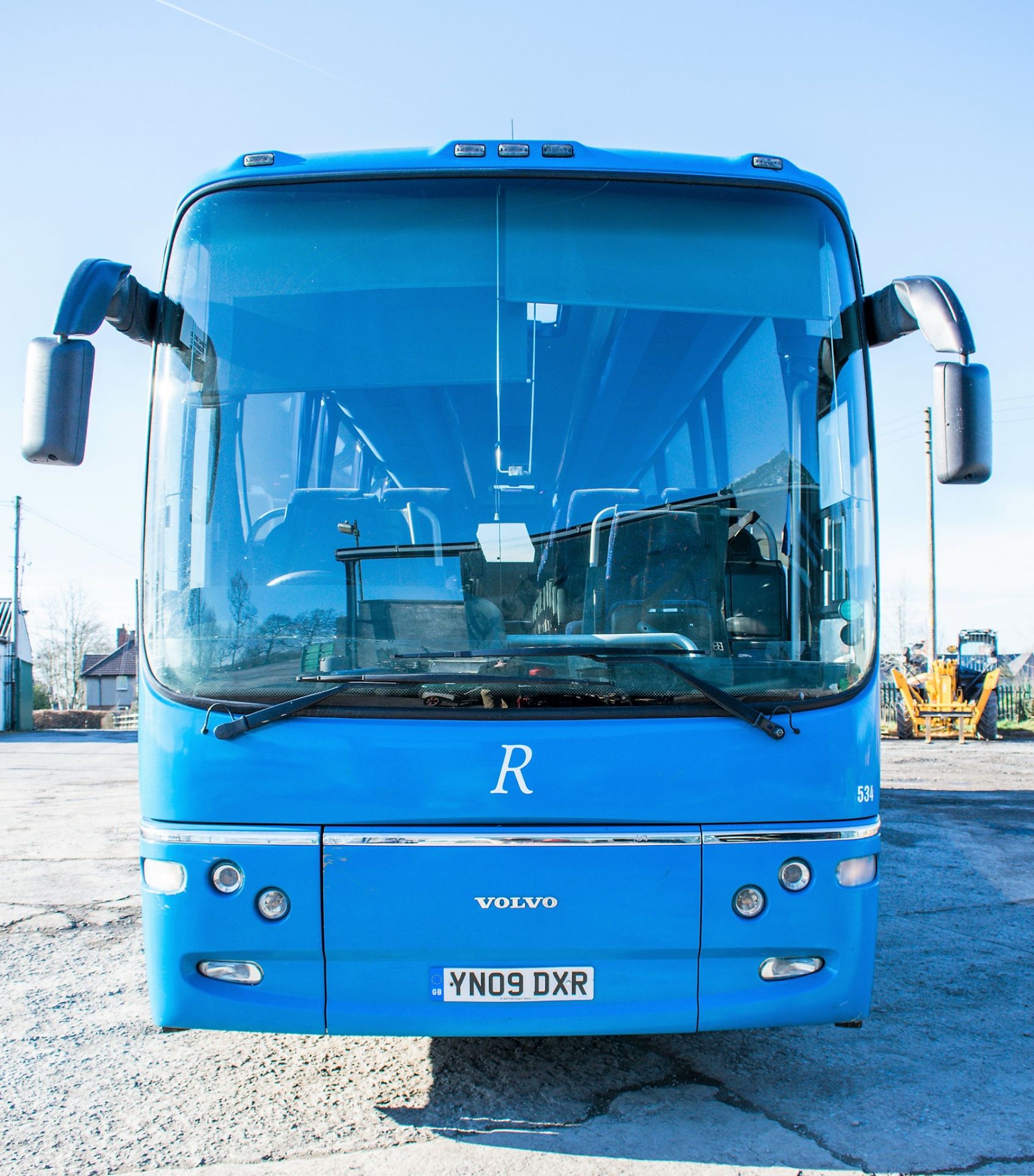 Volvo B12M Plaxton Paragon 53 seat luxury coach Registration Number: YN09 DXR Date of - Image 5 of 10