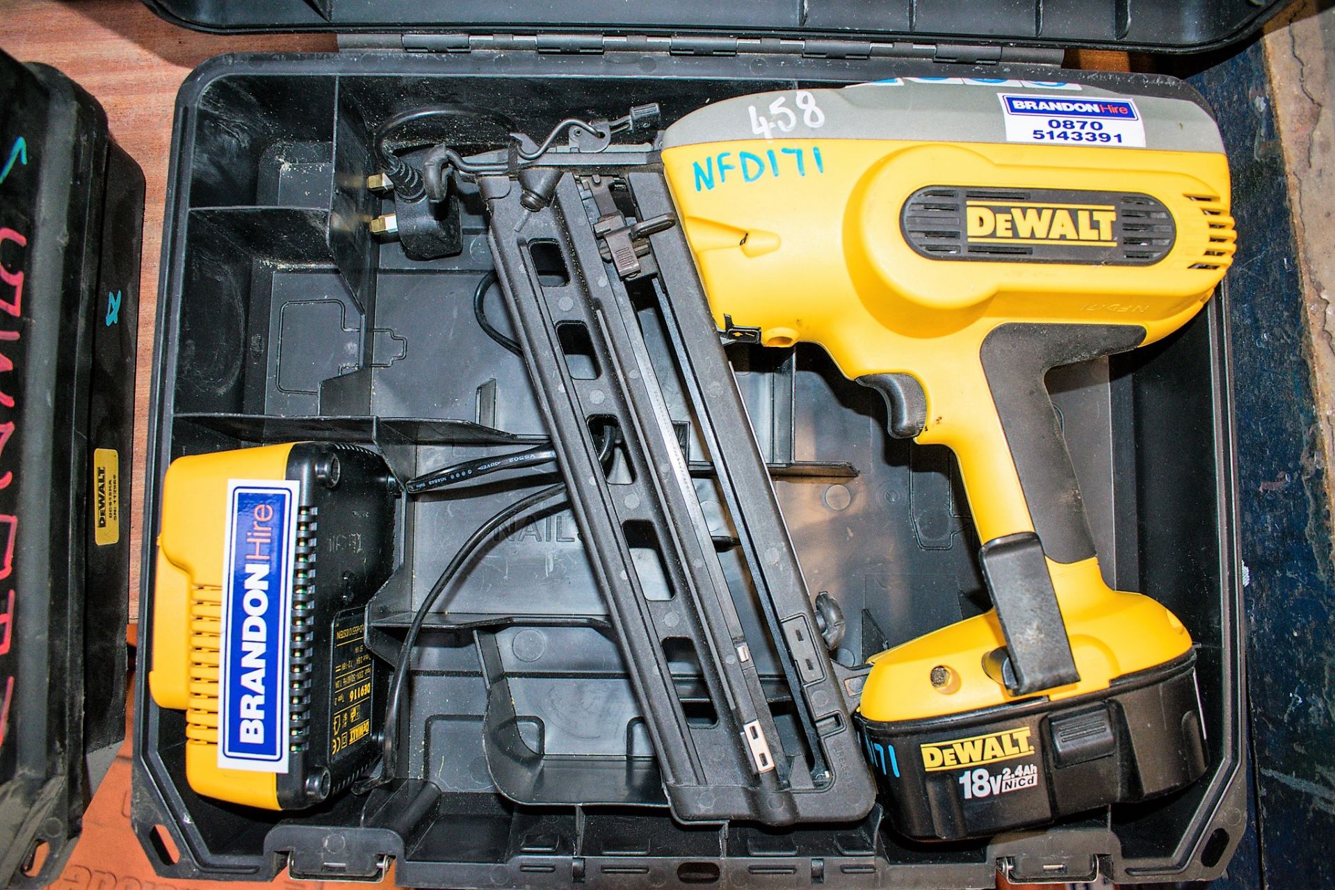 Dewalt 18v cordless nail gun c/w battery, charger & carry case