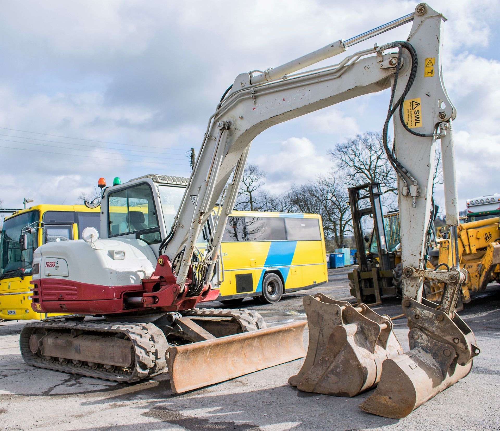 Takeuchi TB285 8.5 tonne rubber tracked excavator Year: 2012 S/N: 185000168 Recorded Hours: blade, - Image 2 of 13