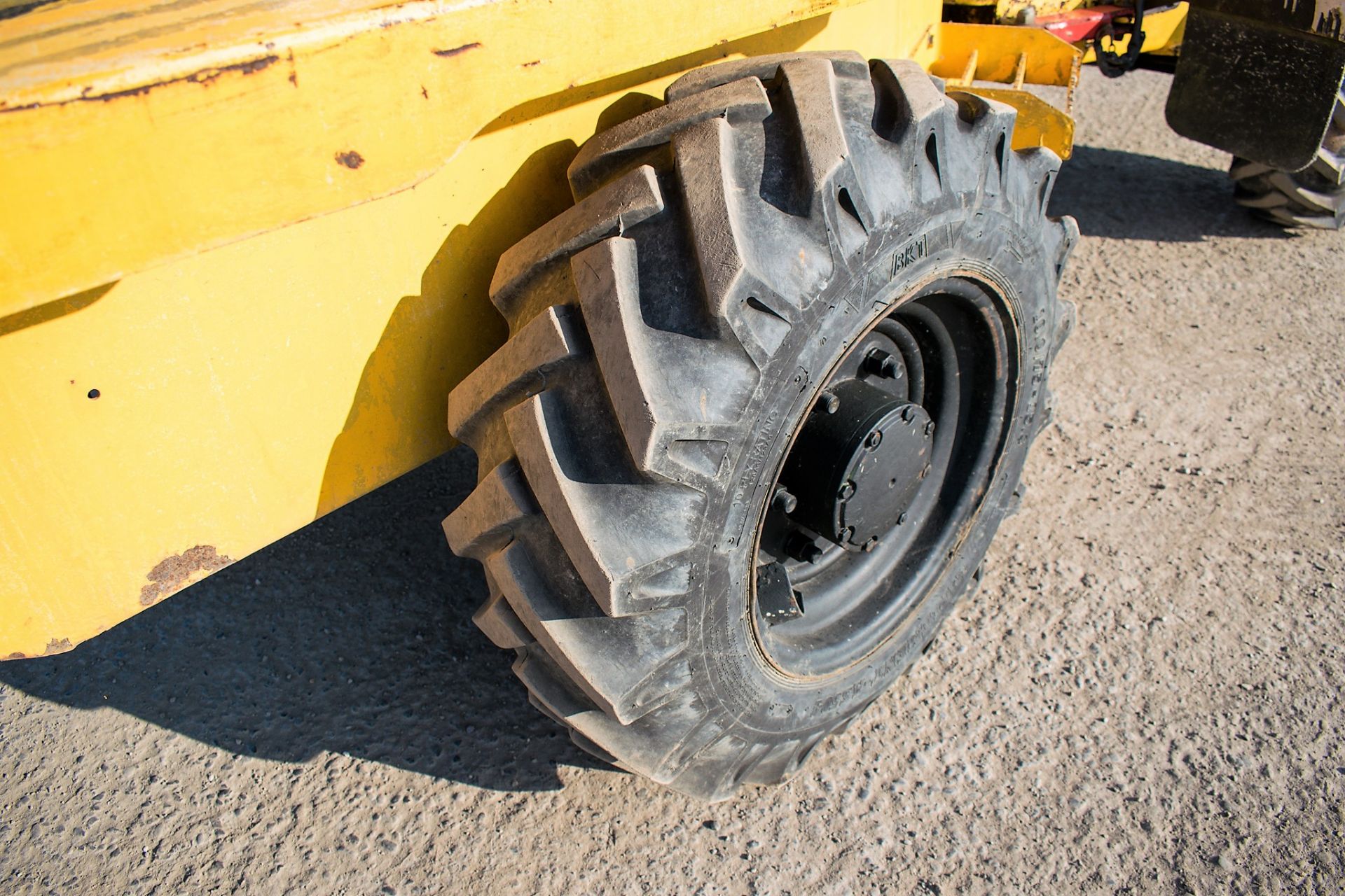 Thwaites 1.5 tonne swivel skip hi-tip dumper Year: 2007 S/N: 701B3109 Recorded Hours: 1954 153000 - Image 10 of 12