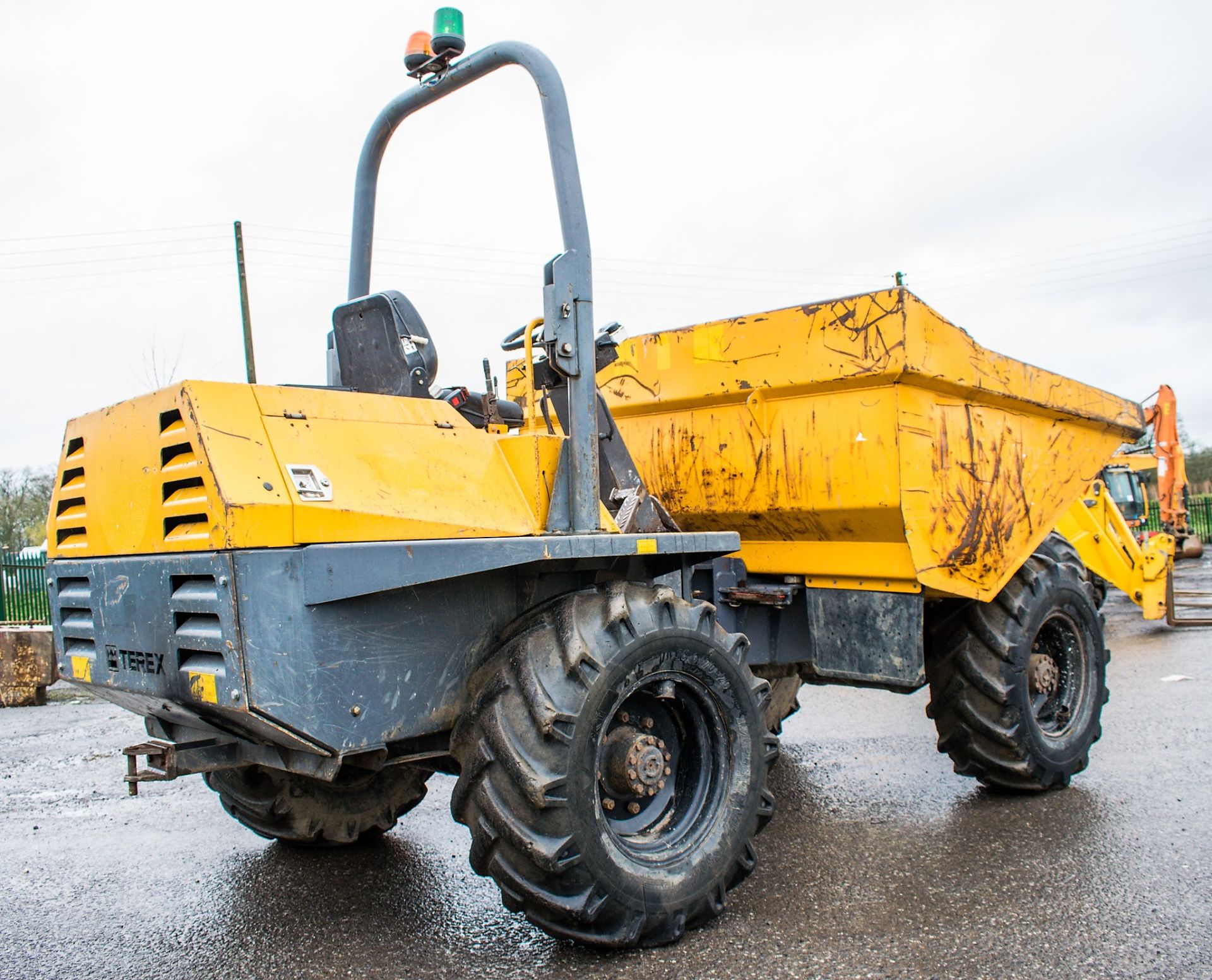 Benford Terex 6 tonne straight skip dumper Year: S/N: Recorded Hours: 2695 1839 - Image 3 of 12