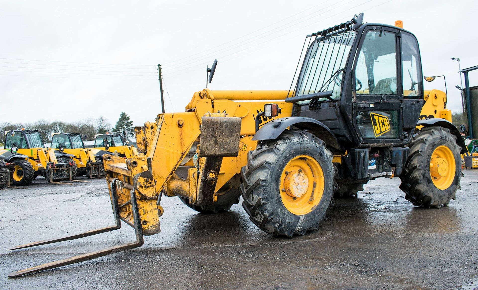 JCB 532-120 12 metre telescopic handler Year: 2003 S/N: 1016744 Recorded Hours: 6139