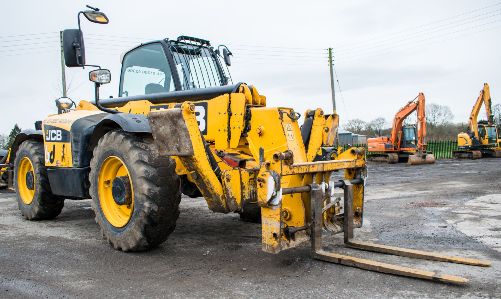 JCB 535-125 Hi-Viz 12.5 metre telescopic handler Year: 2012 S/N: 2145030 Recorded Hours: 4754 c/w - Image 2 of 13