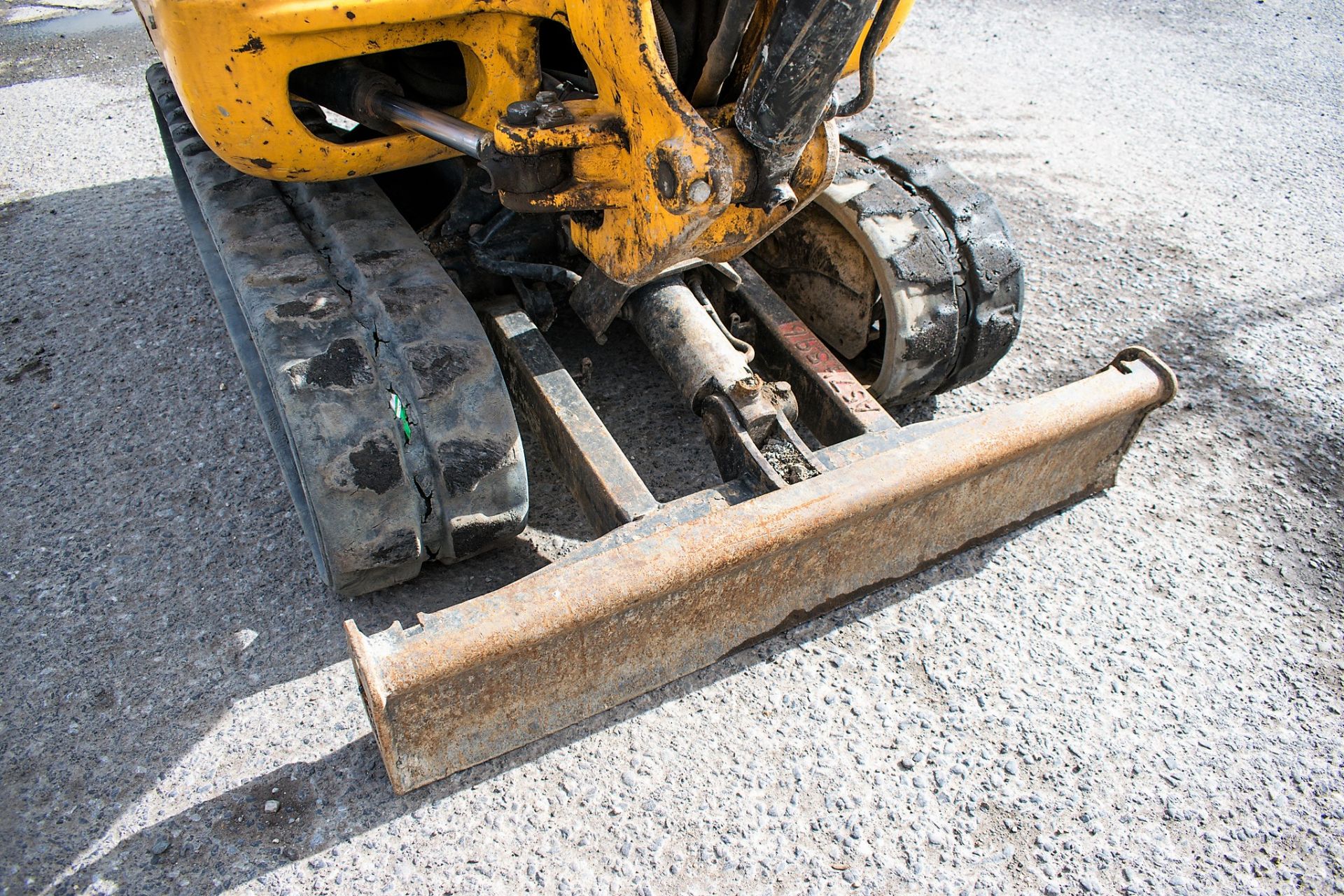 JCB 8016 CTS 1.5 tonne rubber tracked mini excavator Year: 2012 S/N: 1795055 Recorded Hours: 1611 - Image 10 of 11