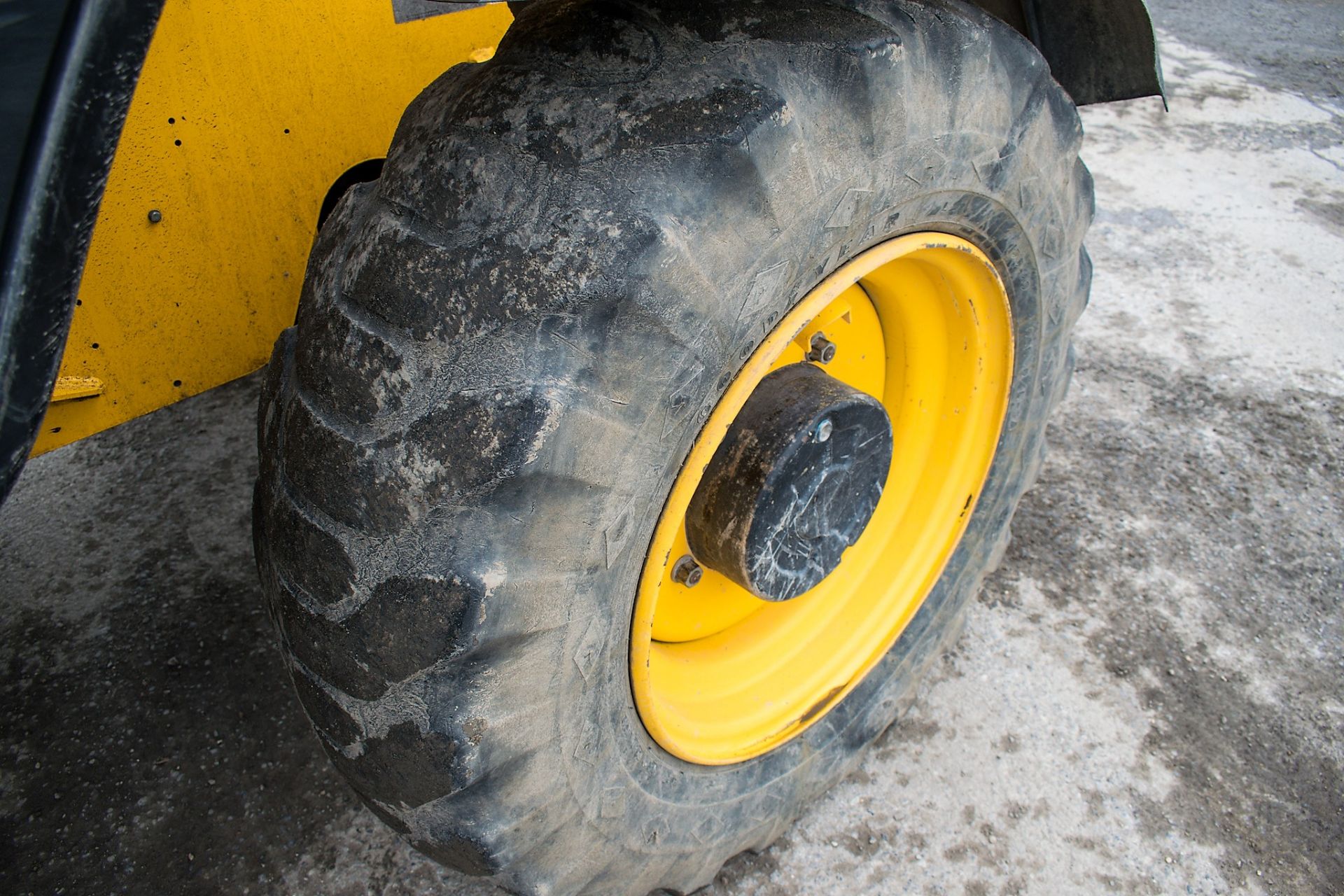 JCB 535-125 Hi-Viz 12.5 metre telescopic handler Year: 2012 S/N: 2145030 Recorded Hours: 4754 c/w - Image 8 of 13