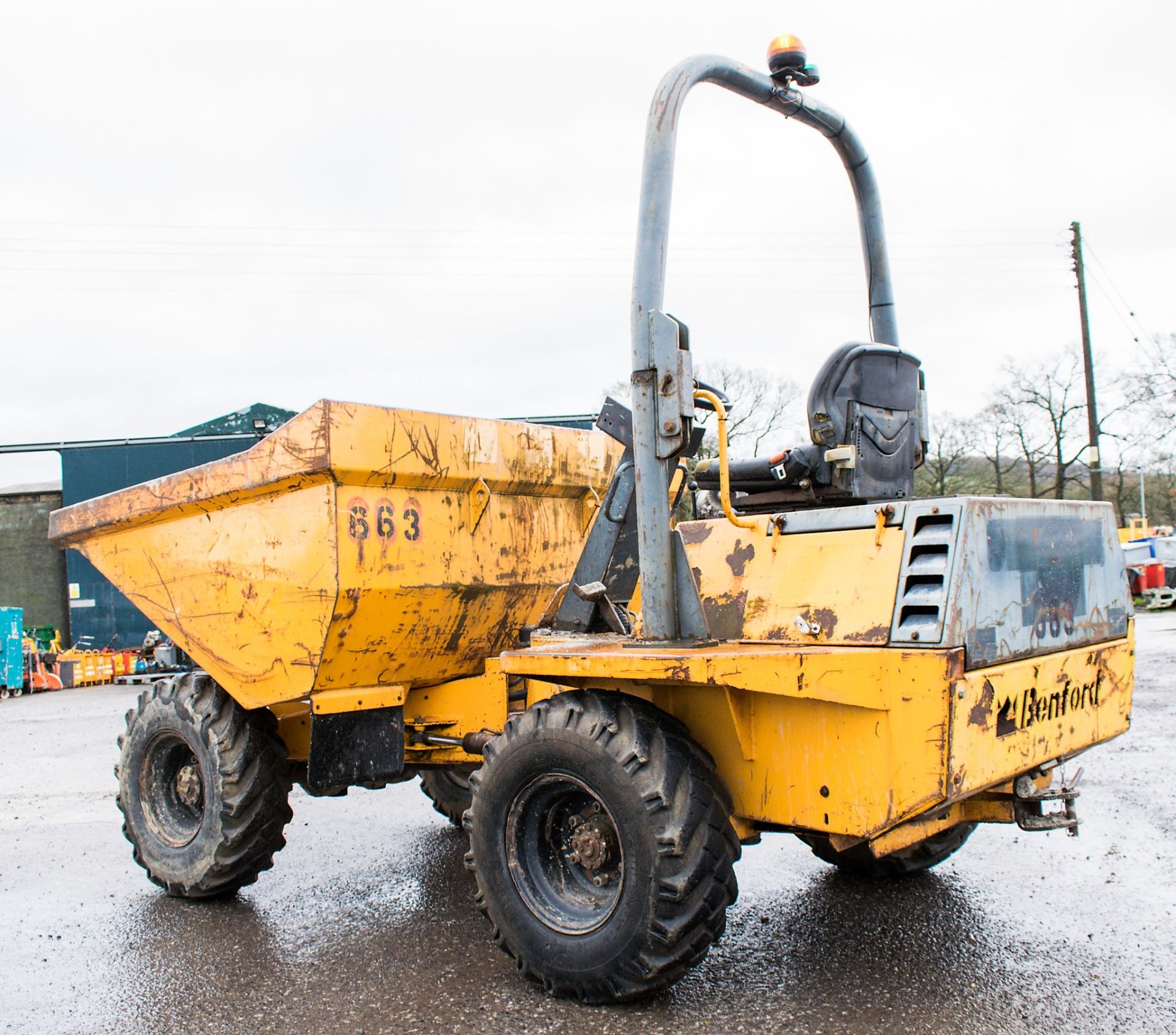 Benford 3 tonne straight skip dumper Year: 2004 S/N: E403AR066 Recorded Hours: Not displayed ( - Image 3 of 12