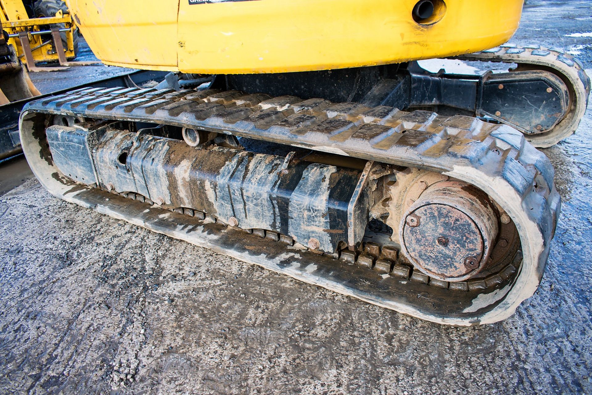 JCB 8030 3 tonne rubber tracked mini excavator Year: 2013 S/N: 2021786 Recorded Hours: 1439 piped, - Image 7 of 12