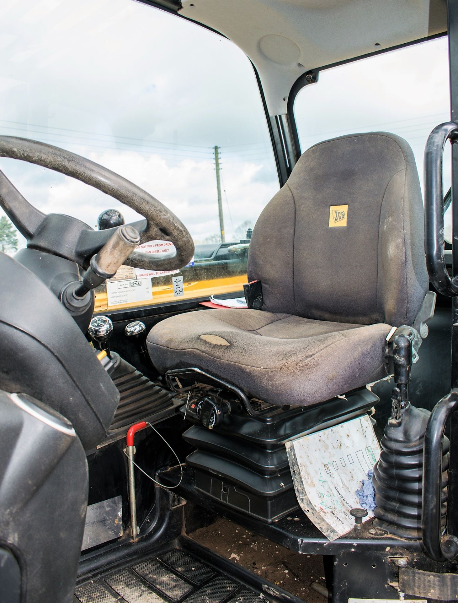 JCB 535-125 Hi-Viz 12.5 metre telescopic handler Year: 2015 S/N: 2345427 Recorded Hours: 2058 c/w - Image 12 of 13