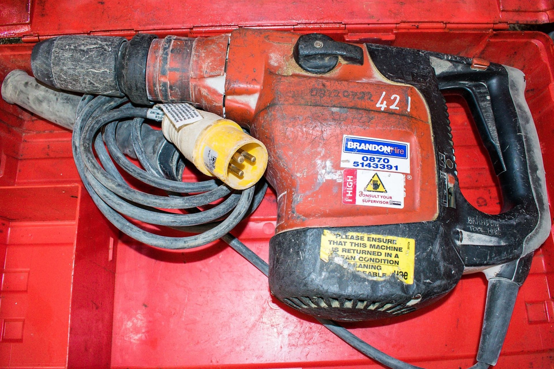 Hilti 110v rotary SDS rotary hammer drill c/w battery, charger & carry case