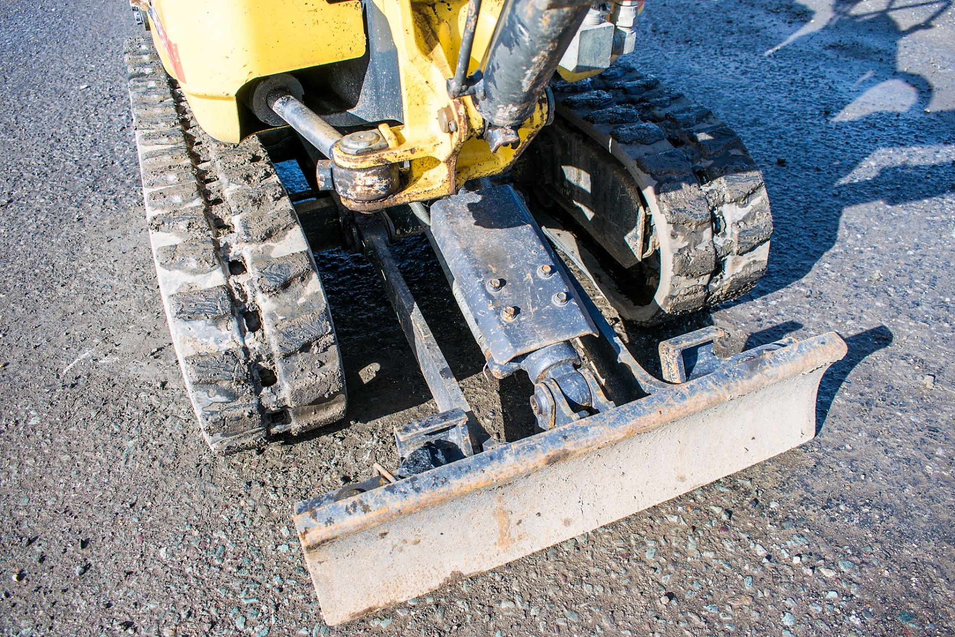 Yanmar SV08 0.8 tonne rubber tracked micro excavator Year: 2015 S/N: 19307 Recorded Hours: 736 - Image 10 of 13