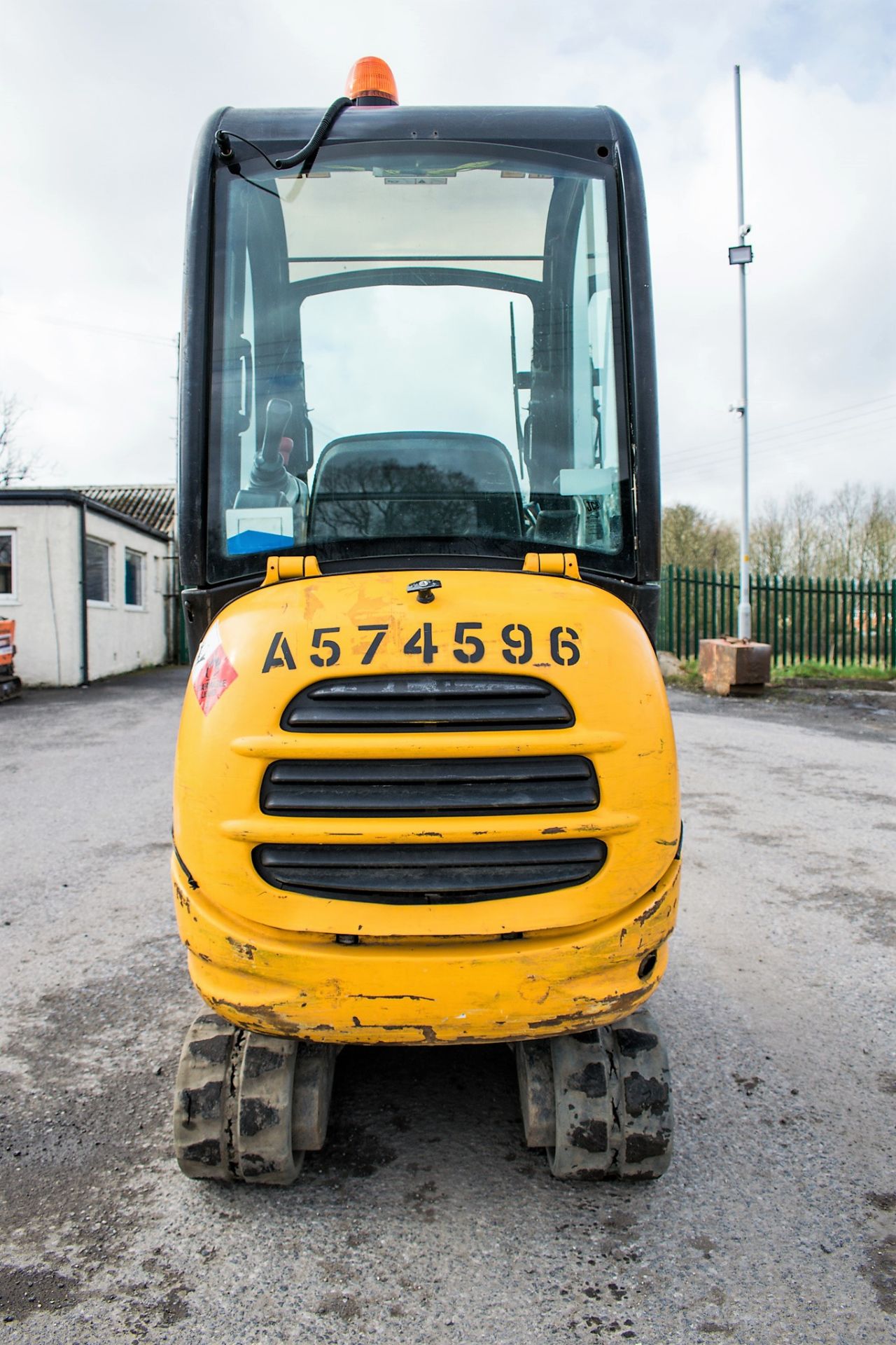 JCB 8016 CTS 1.5 tonne rubber tracked mini excavator Year: 2012 S/N: 1795055 Recorded Hours: 1611 - Image 6 of 11