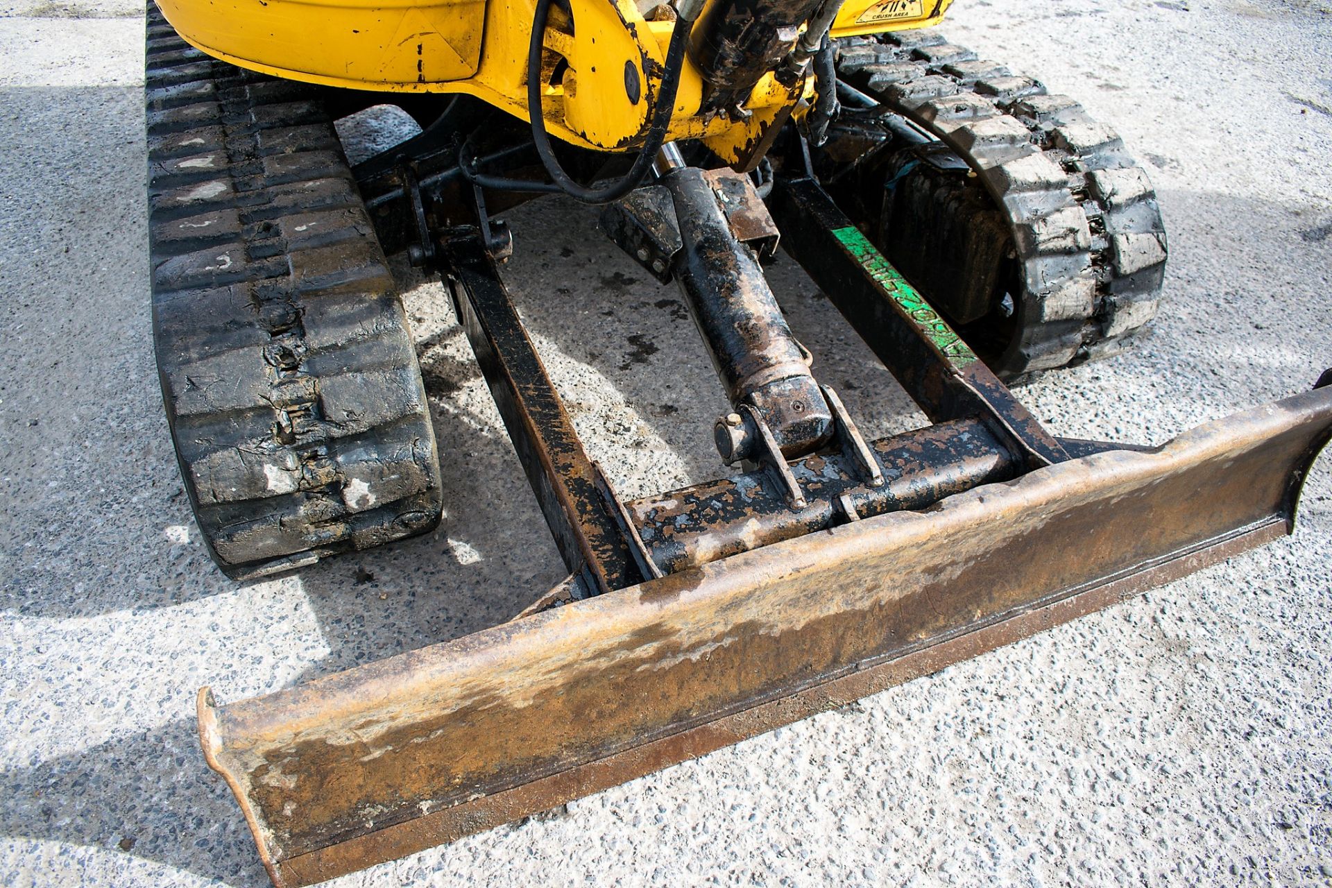 JCB 8025 ZTS 2.5 tonne rubber tracked mini excavator Year: 2013 S/N: 2226123 Recorded Hours: 2573 - Image 10 of 12