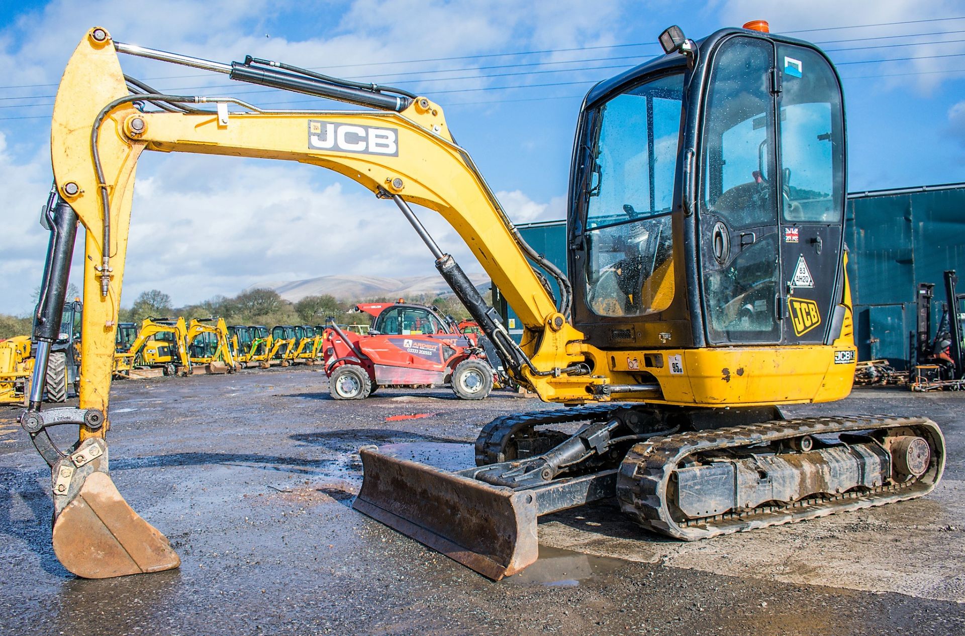 JCB 8030 3 tonne rubber tracked mini excavator Year: 2013 S/N: 2021786 Recorded Hours: 1439 piped,