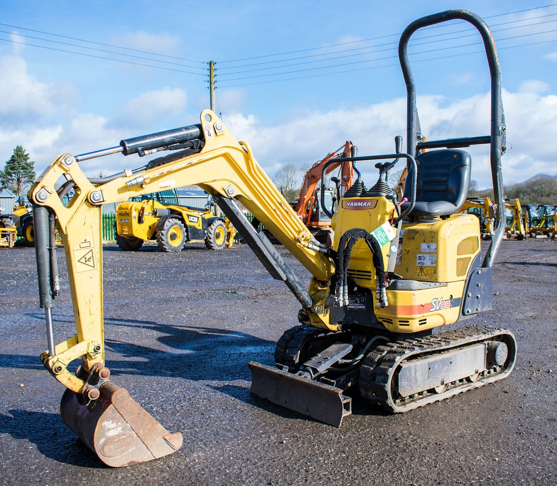 Yanmar SV08 0.8 tonne rubber tracked micro excavator Year: 2015 S/N: 19307 Recorded Hours: 736