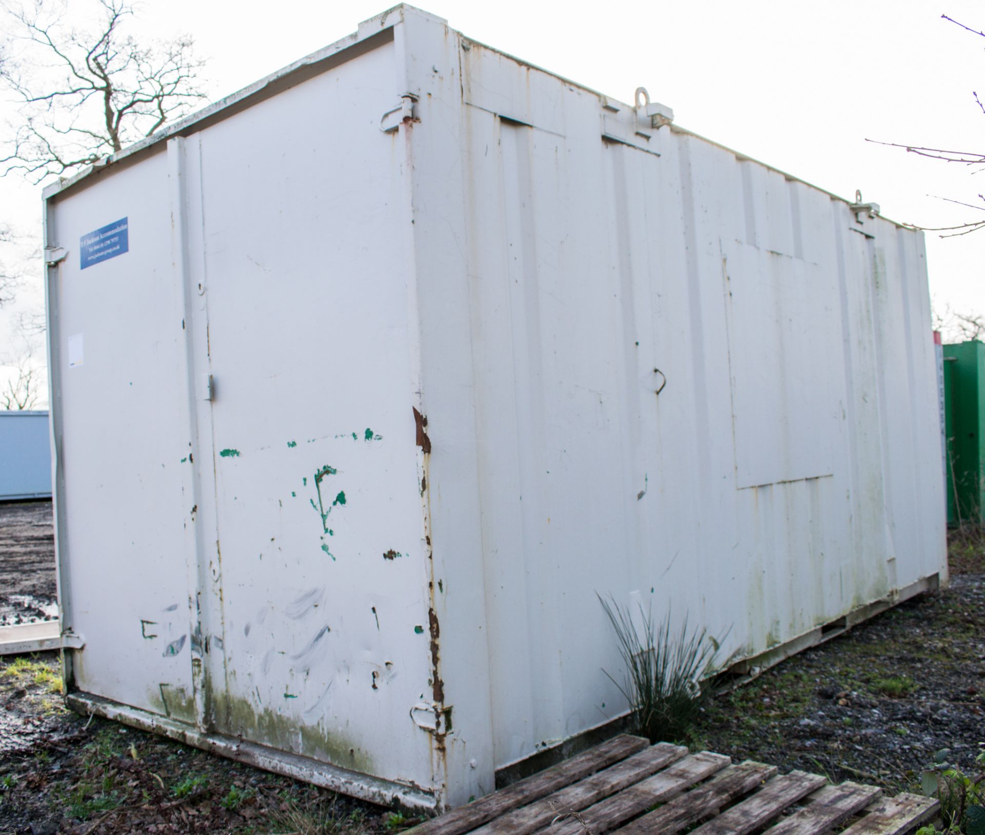 16 ft x 9 ft steel store site unit c/w keys STBT - Image 3 of 5