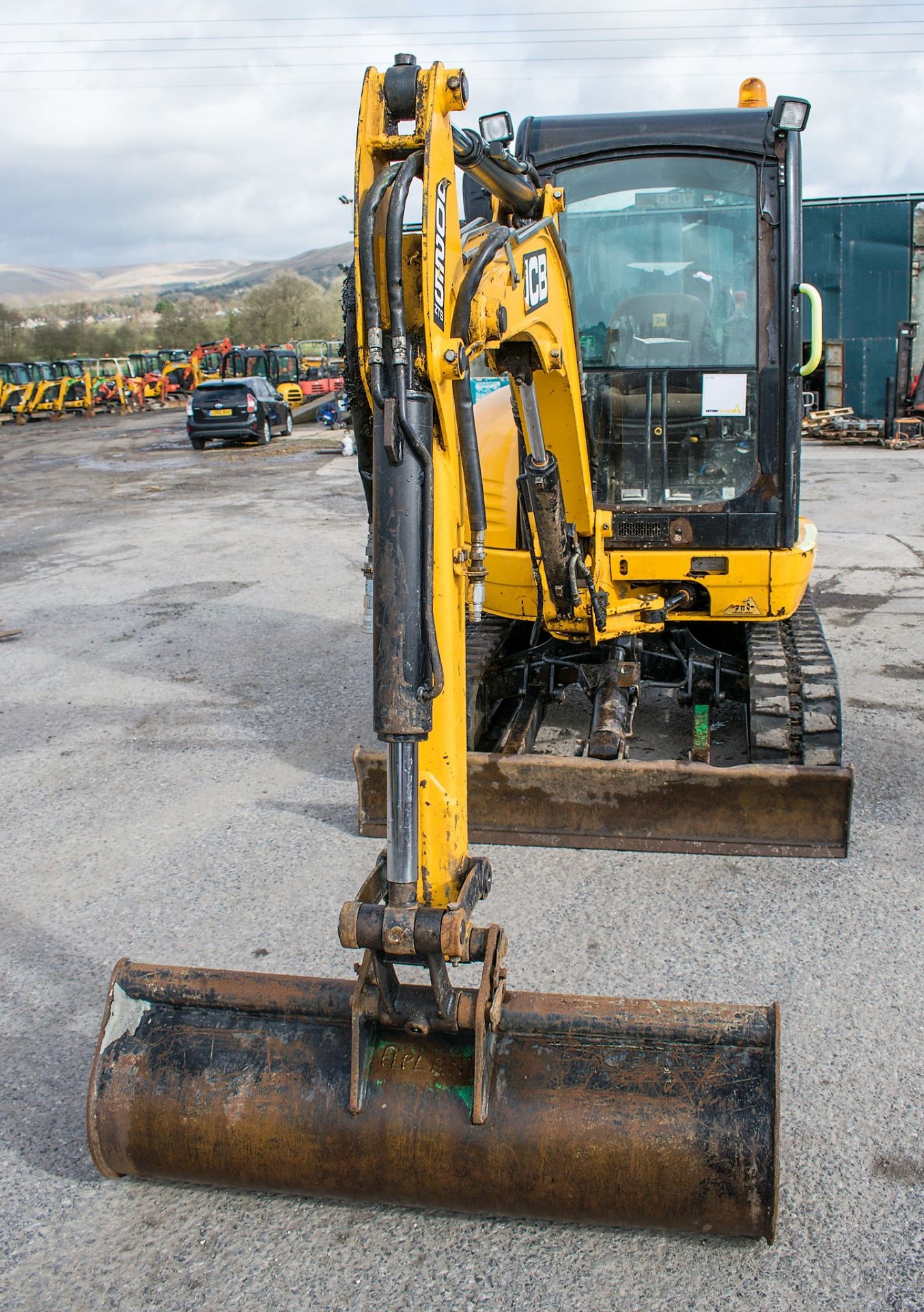 JCB 8025 ZTS 2.5 tonne rubber tracked mini excavator Year: 2013 S/N: 2226123 Recorded Hours: 2573 - Image 5 of 12
