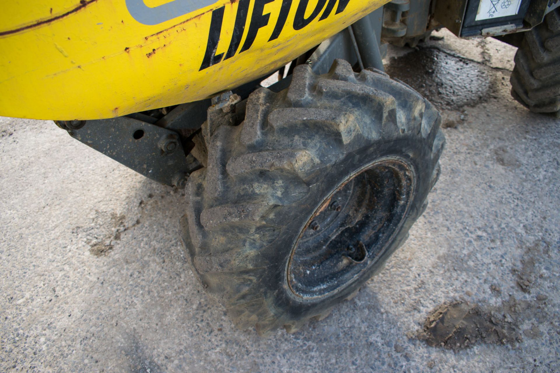 Lifton 850 850kg hi tip dumper Year: 2001 S/N: BA00210 Recorded Hours: 2073 WODMG101 - Image 8 of 12