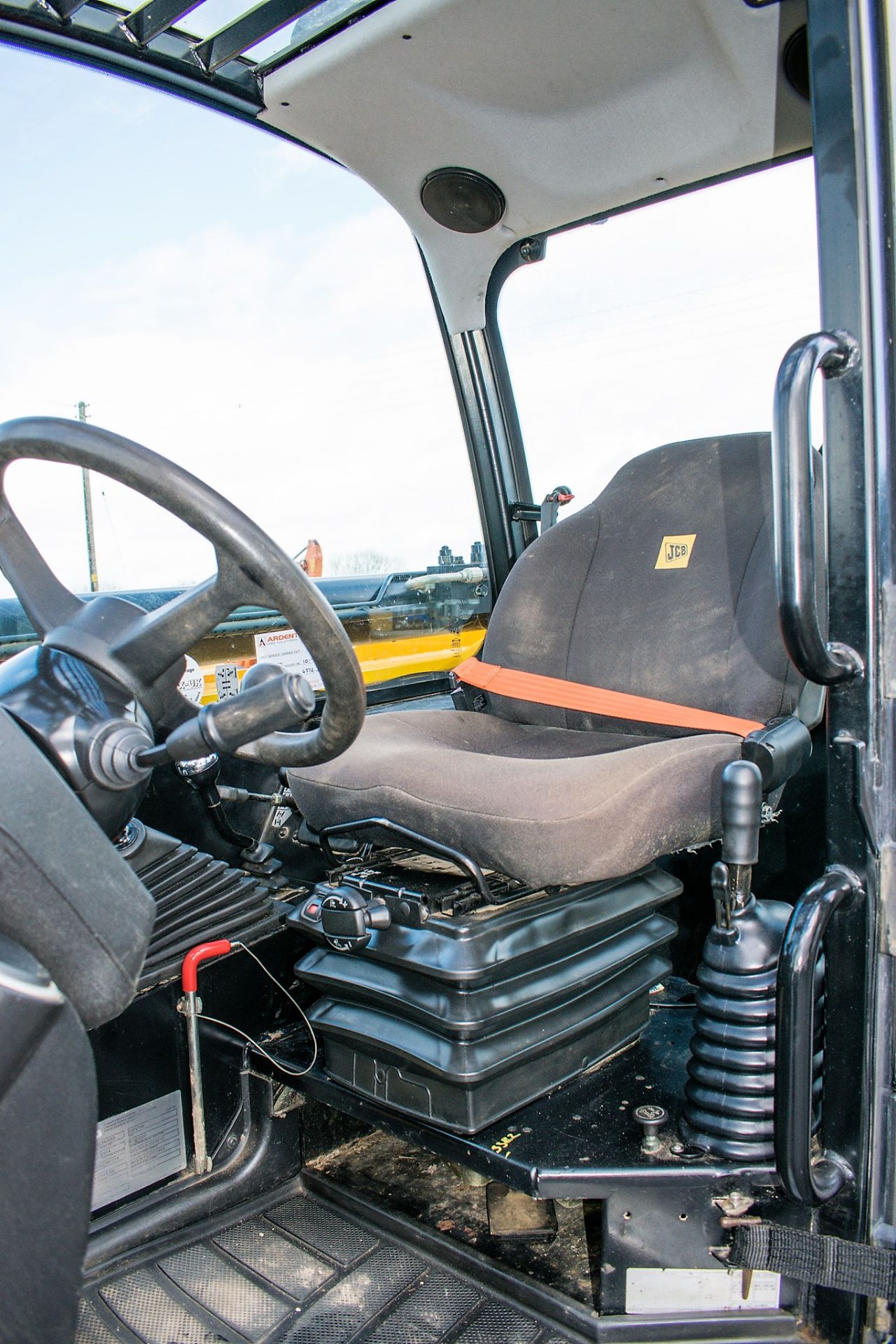 JCB 535-140 14 metre telescopic handler Year: 2014 S/N: 234058 Recorded Hours: 3944 c/w air - Image 12 of 13