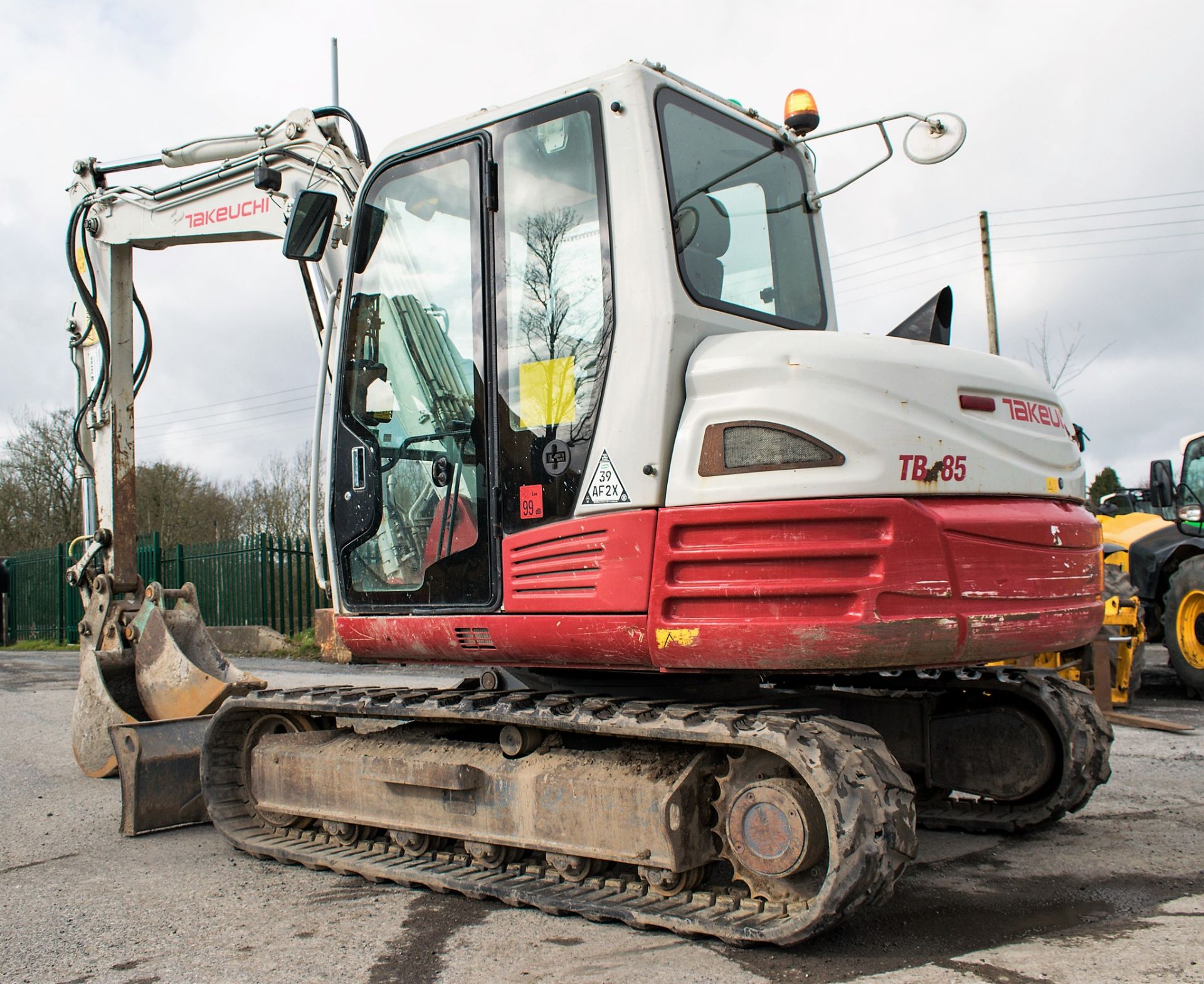 Takeuchi TB285 8.5 tonne rubber tracked excavator Year: 2012 S/N: 185000171 Recorded Hours: 6004 - Image 3 of 13