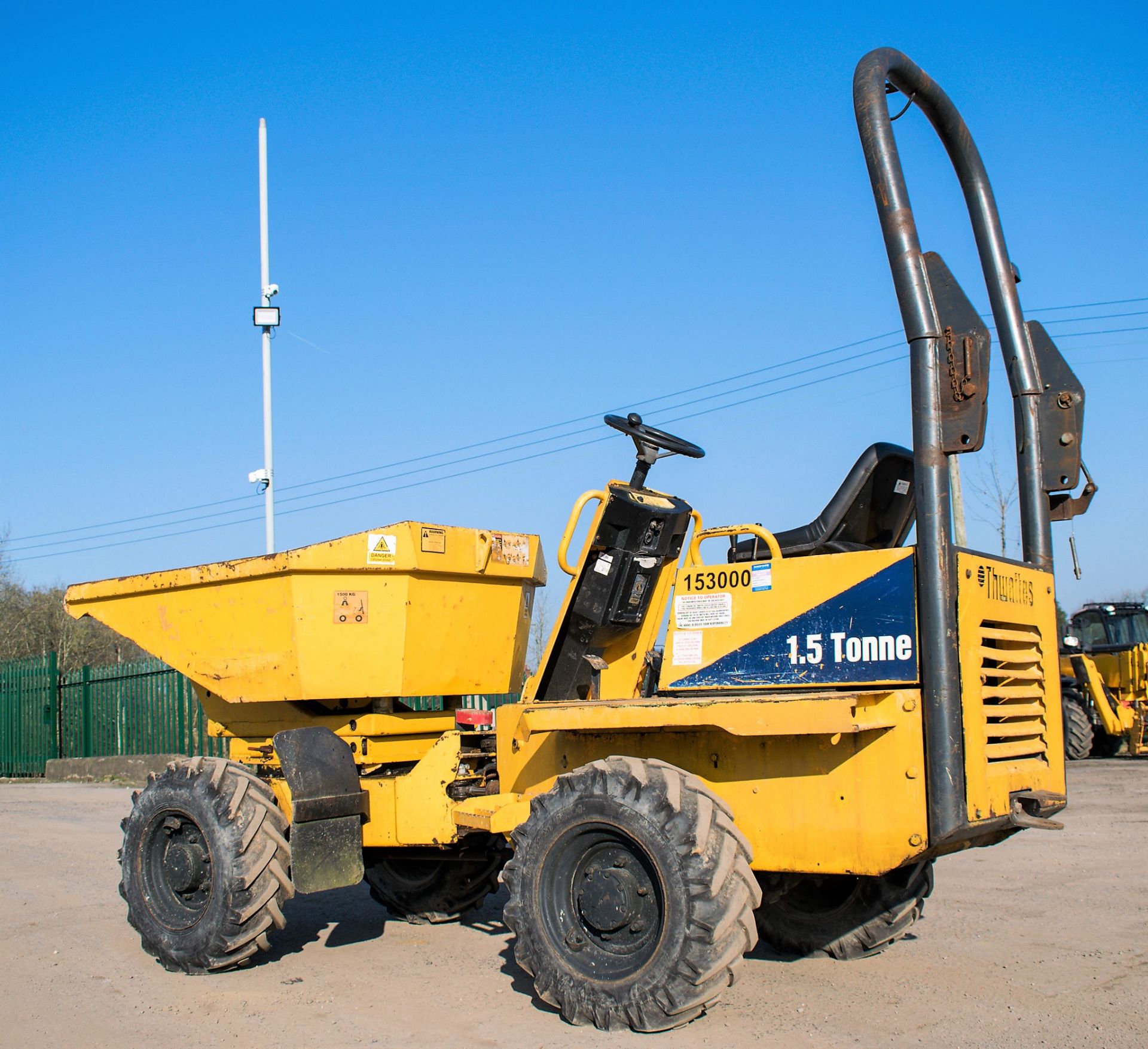 Thwaites 1.5 tonne swivel skip hi-tip dumper Year: 2007 S/N: 701B3109 Recorded Hours: 1954 153000 - Image 3 of 12