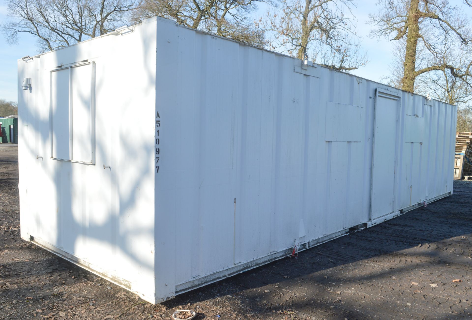 32 ft x 10 ft steel anti vandal site office unit  c/w keys in office  A518977 - Image 3 of 6