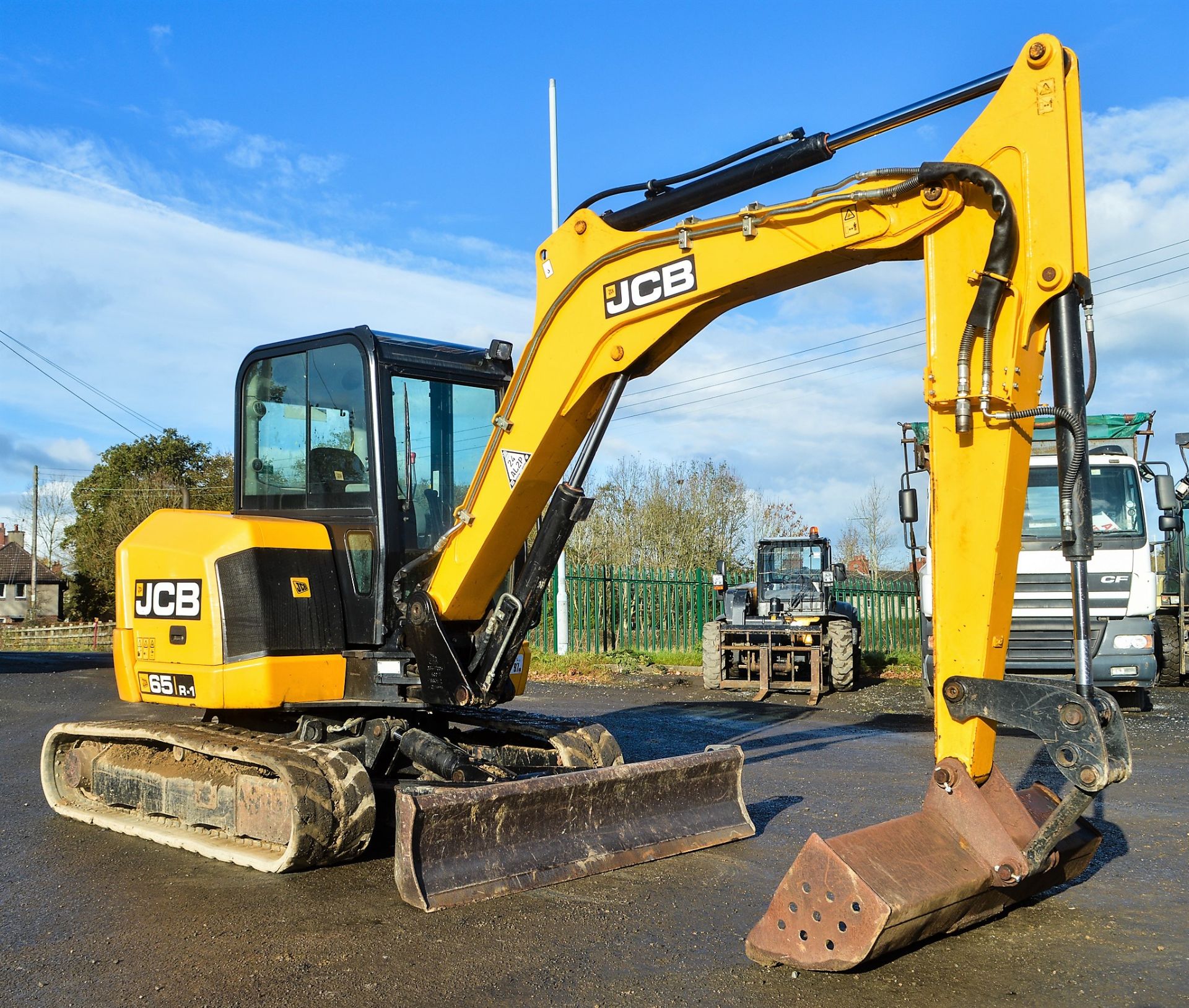 JCB 65R-1 6.5 tonne rubber tracked reduced tail swing midi excavator Year: 2015  S/N: 1913919 Rec - Image 2 of 13