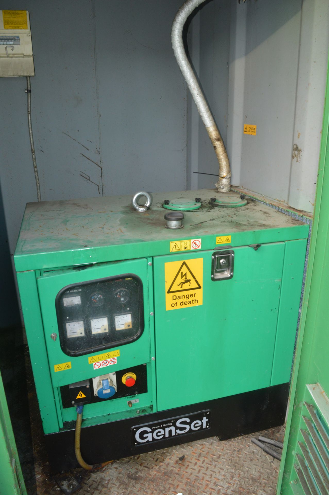 21 ft x 9 ft steel anti vandal welfare unit  c/w diesel generator & keys in office  A509651 - Image 8 of 9