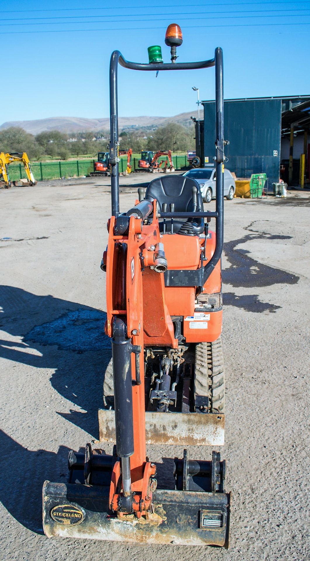 Kubota K008-3 0.8 tonne rubber tracked micro excavator Year: 2017 S/N: 29287 Recorded Hours: 417 - Image 5 of 12