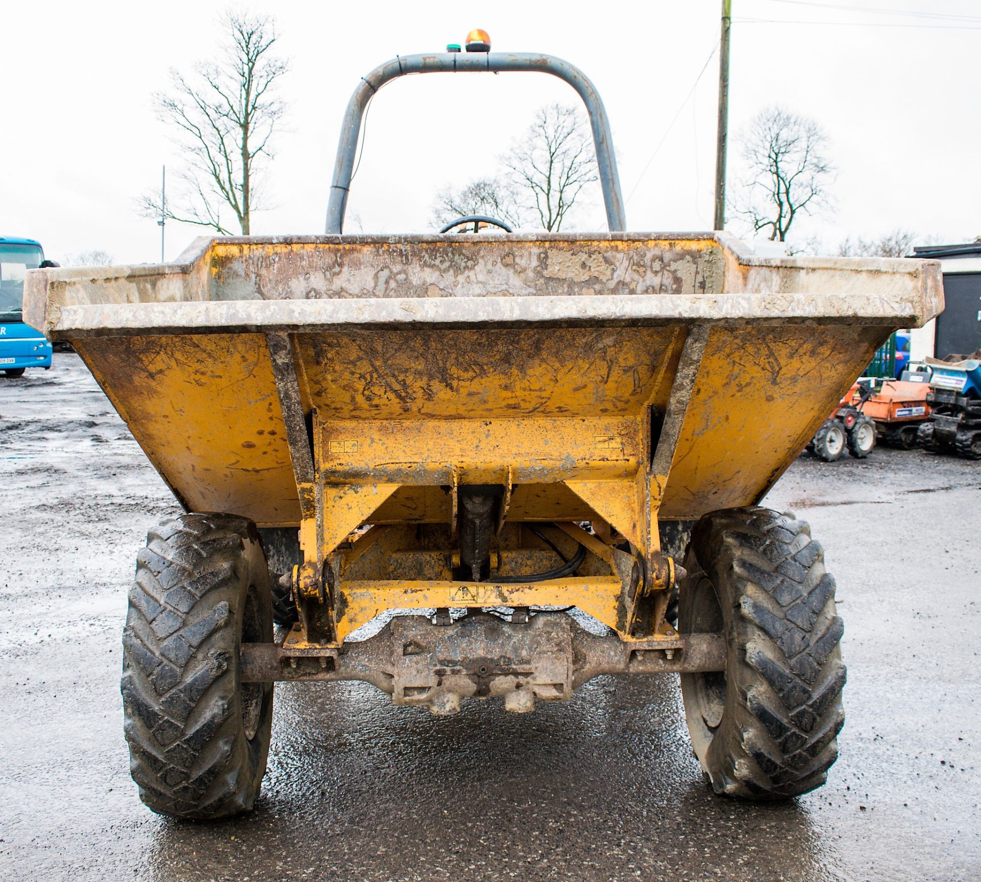 Benford 3 tonne straight skip dumper Year: 2004 S/N: E403AR066 Recorded Hours: Not displayed ( - Image 5 of 12