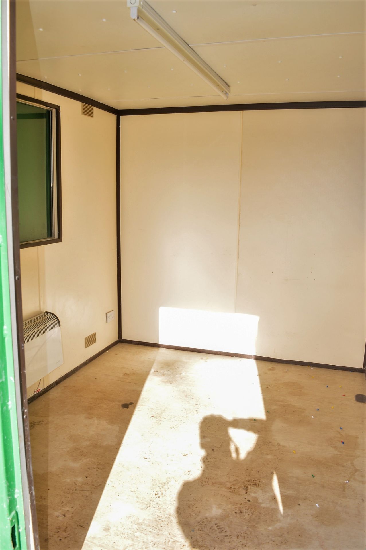 10 ft x 8 ft steel anti vandal office site unit A248604 - Image 5 of 6