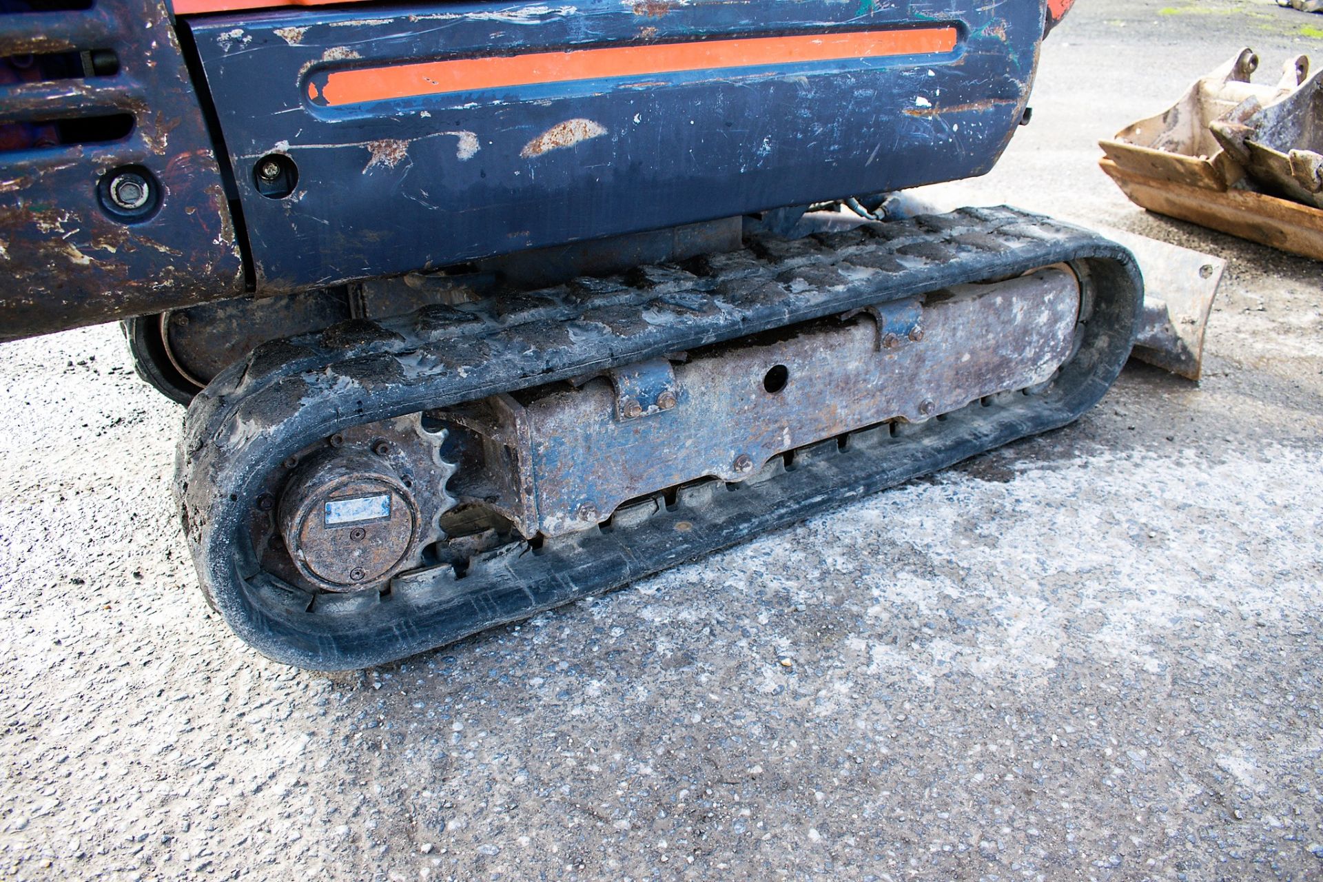 Kubota KX36-3 1.5 tonne rubber tracked mini excavator Year: 2010 S/N: 78982 Recorded Hours: 2593 - Image 8 of 12