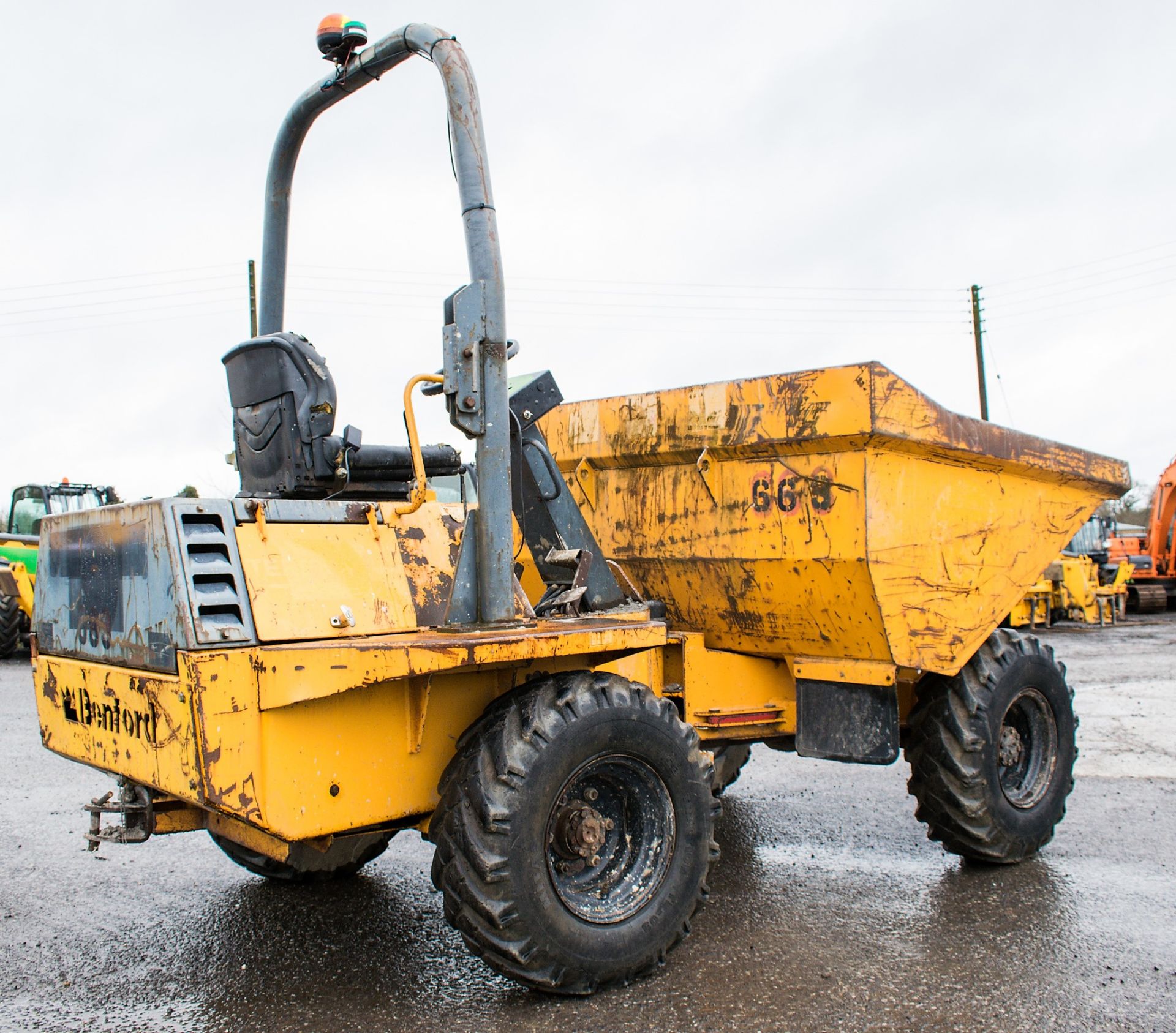 Benford 3 tonne straight skip dumper Year: 2004 S/N: E403AR066 Recorded Hours: Not displayed ( - Image 4 of 12