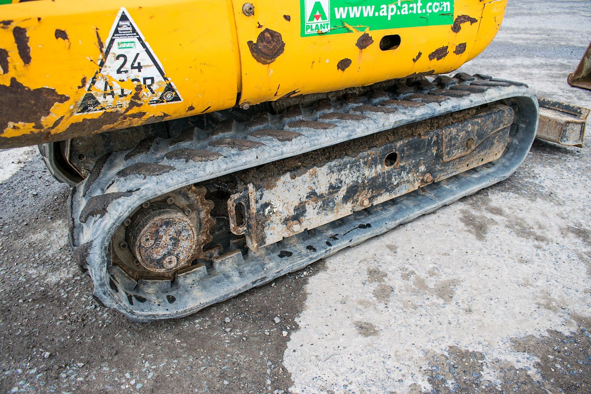 JCB 8016 CTS 1.5 tonne rubber tracked excavator Year: 2013 S/N: 2071452 Recorded Hours: 1531 - Image 8 of 12