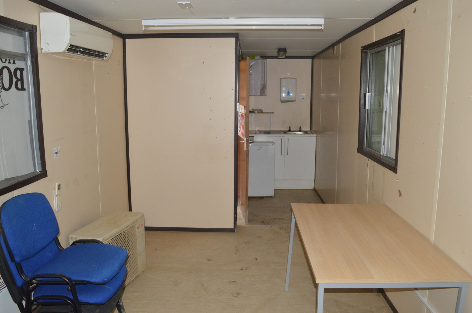 24 ft x 9 ft steel anti vandal office site unit Comprising of office and kitchen area  * No keys but - Image 7 of 7