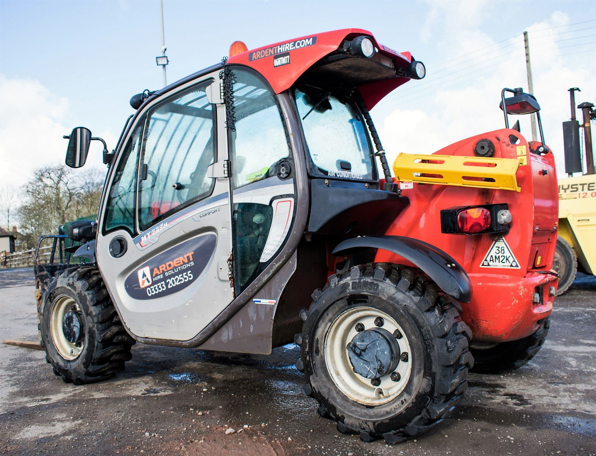 Manitou MT625H Comfort 6 metre telescopic handler Year: 2015 S/N: 951243 Recorded Hours: 3261 c/w - Image 3 of 14