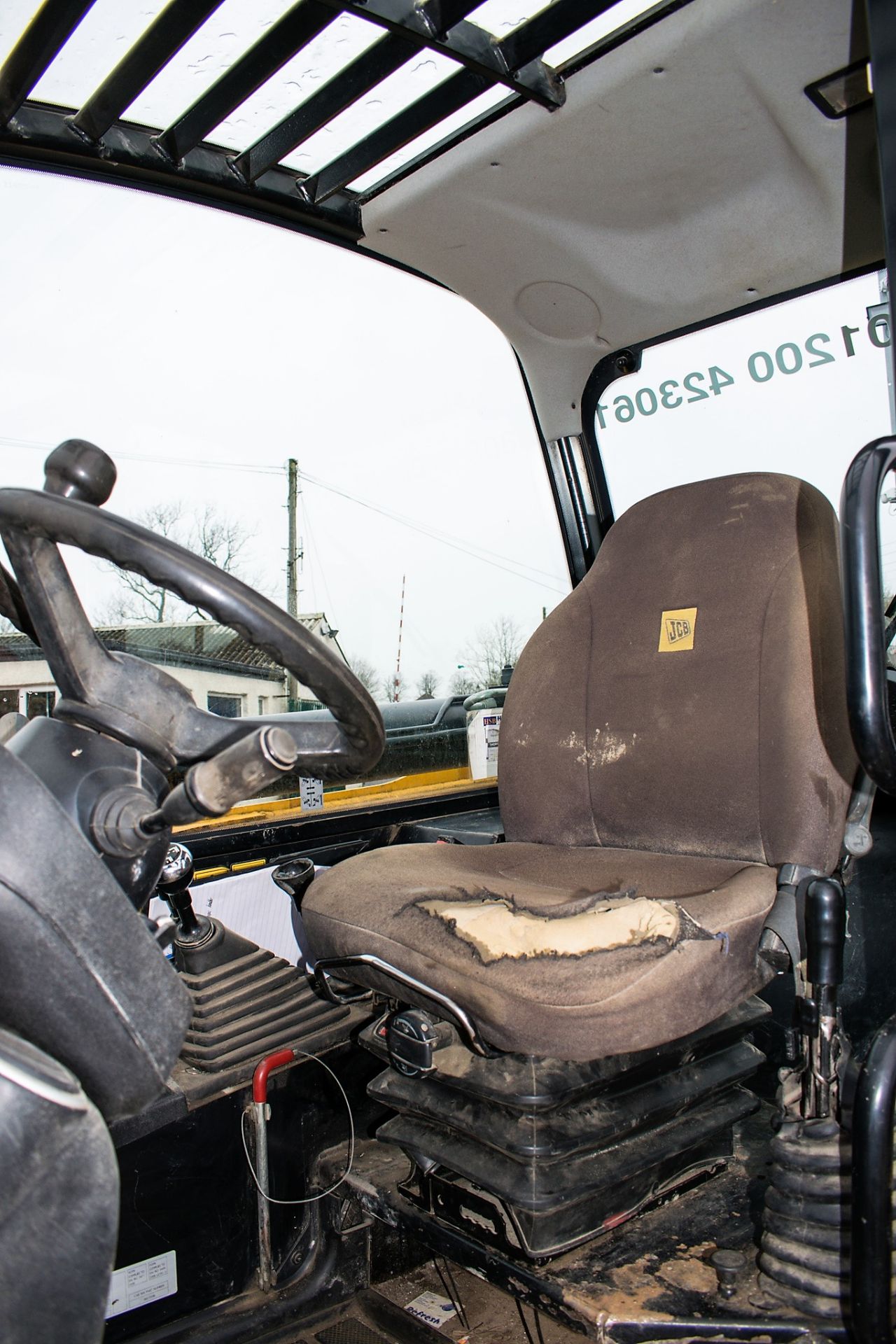 JCB 535-125 Hi-Viz 12.5 metre telescopic handler Year: 2012 S/N: 2145030 Recorded Hours: 4754 c/w - Image 12 of 13