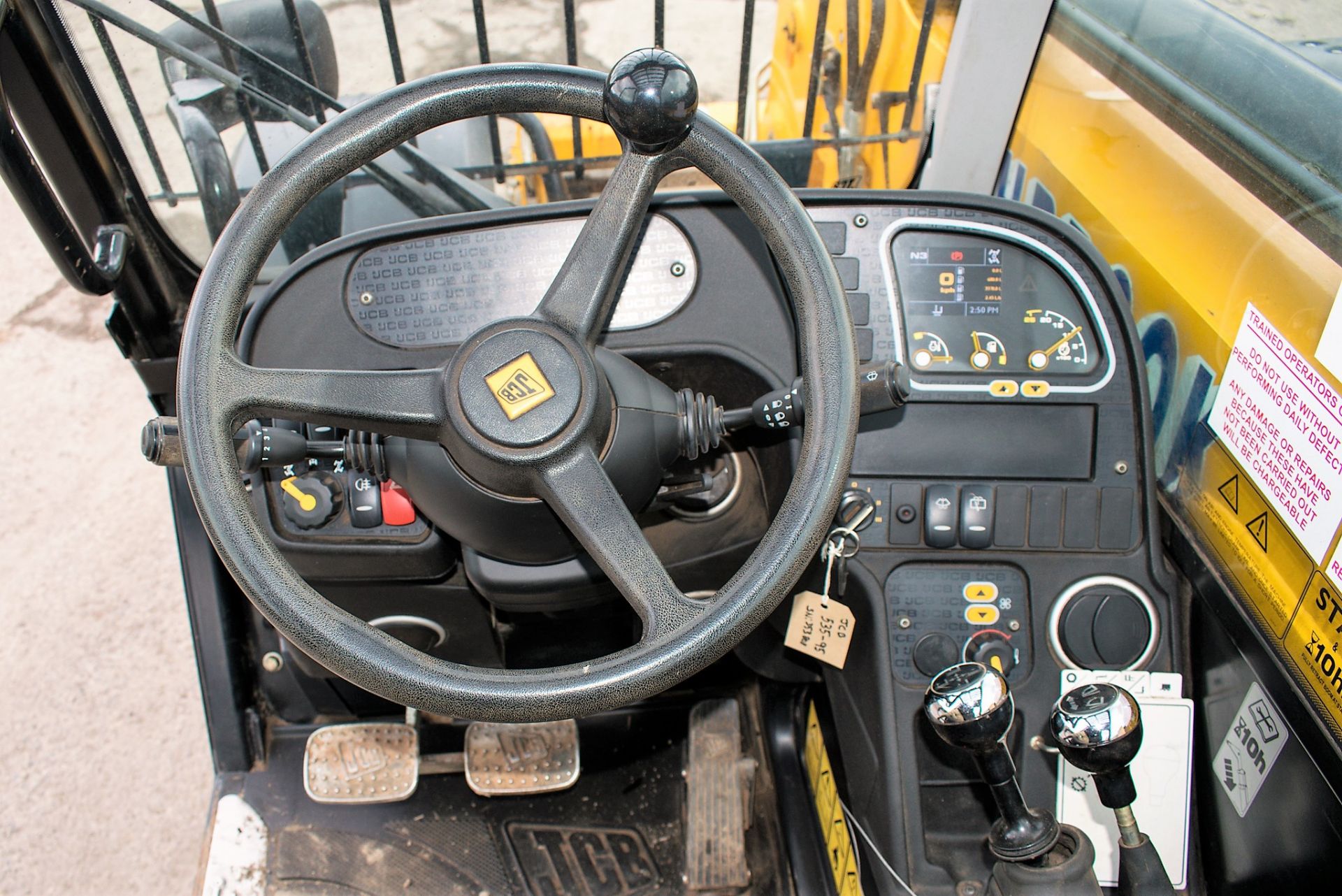 JCB 535-95 9.5 metre telescopic handler Year: 2015 S/N: 2353808 Recorded Hours: 953 c/w turbo - Image 13 of 14