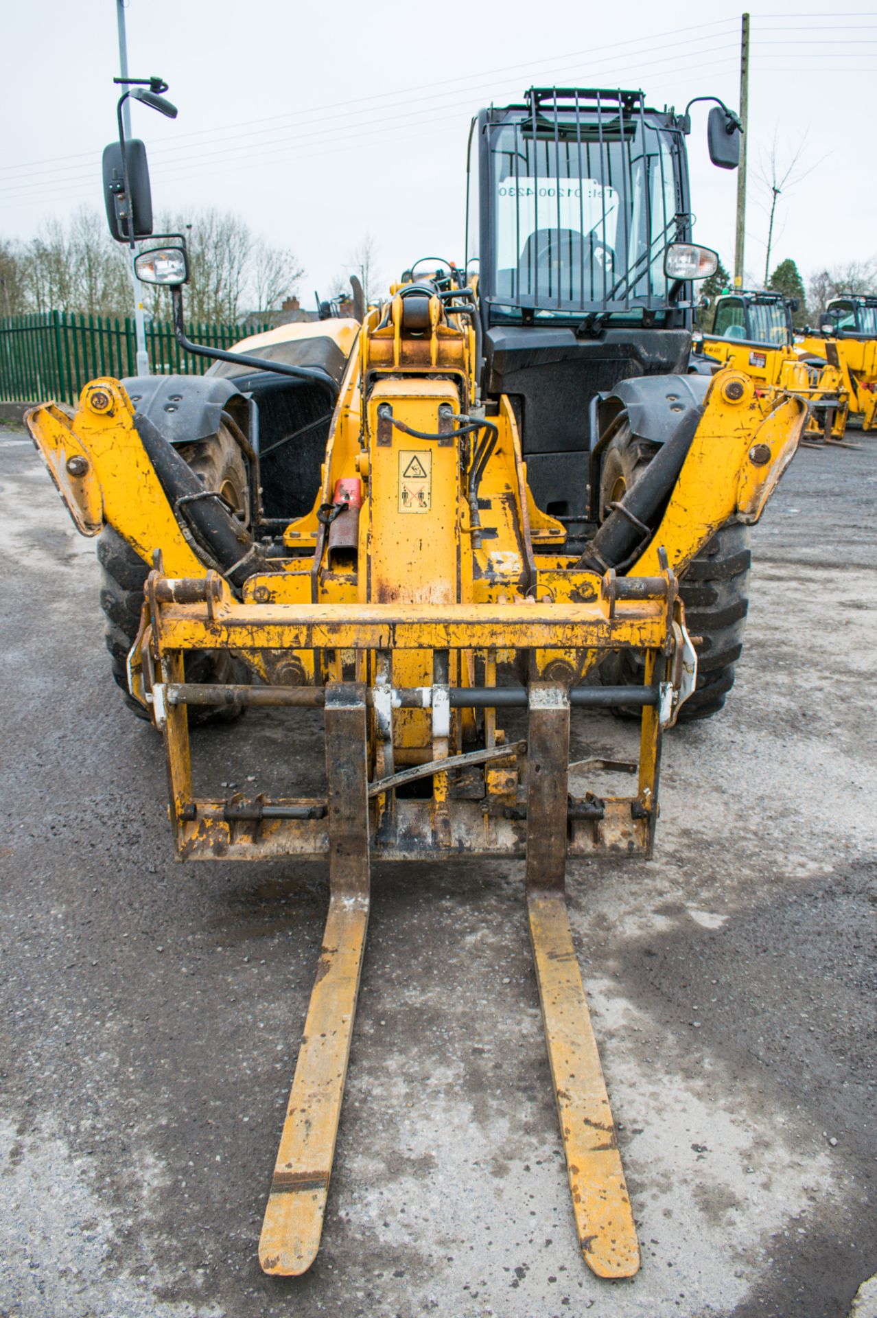 JCB 535-125 Hi-Viz 12.5 metre telescopic handler Year: 2012 S/N: 2145030 Recorded Hours: 4754 c/w - Image 5 of 13