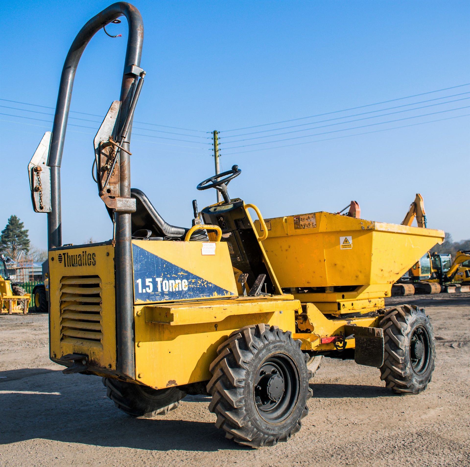 Thwaites 1.5 tonne swivel skip hi-tip dumper Year: 2007 S/N: 701B3109 Recorded Hours: 1954 153000 - Image 4 of 12