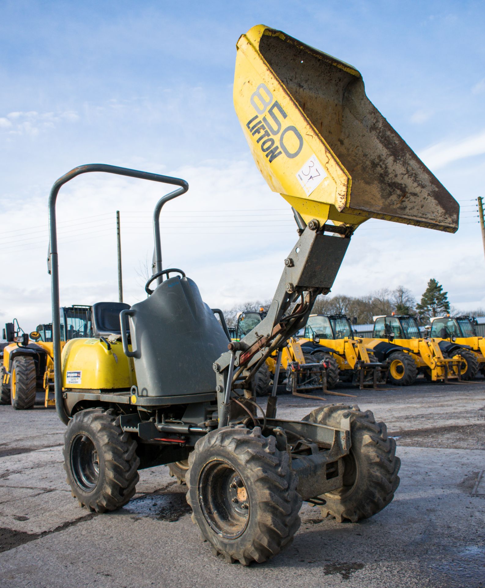 Lifton 850 850kg hi tip dumper Year: 2001 S/N: BA00210 Recorded Hours: 2073 WODMG101 - Image 11 of 12