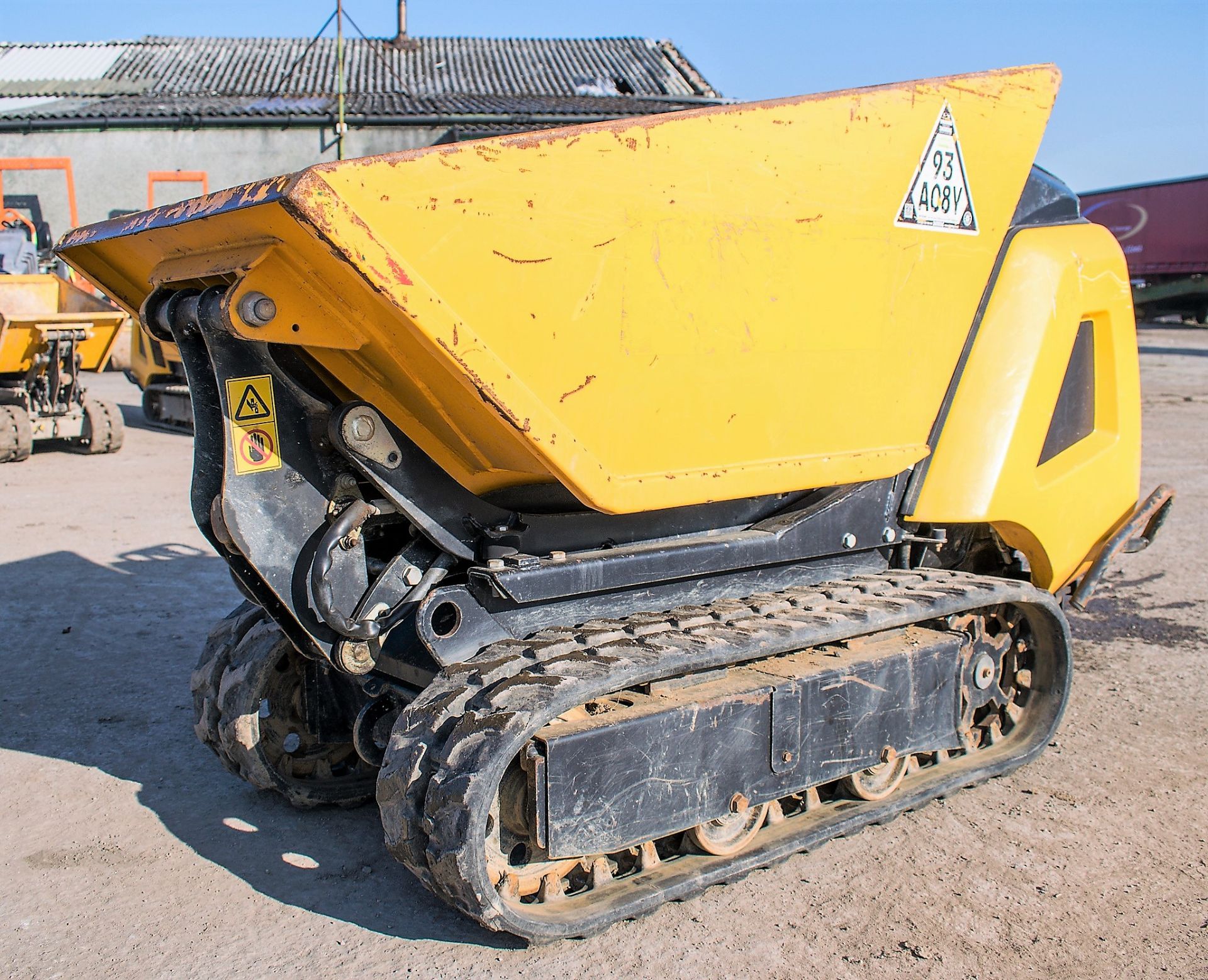 JCB HTD-5 Dumpster 500 kg diesel driven tracked walk behind hi tip dumper Year: 2016 S/N: 1593586