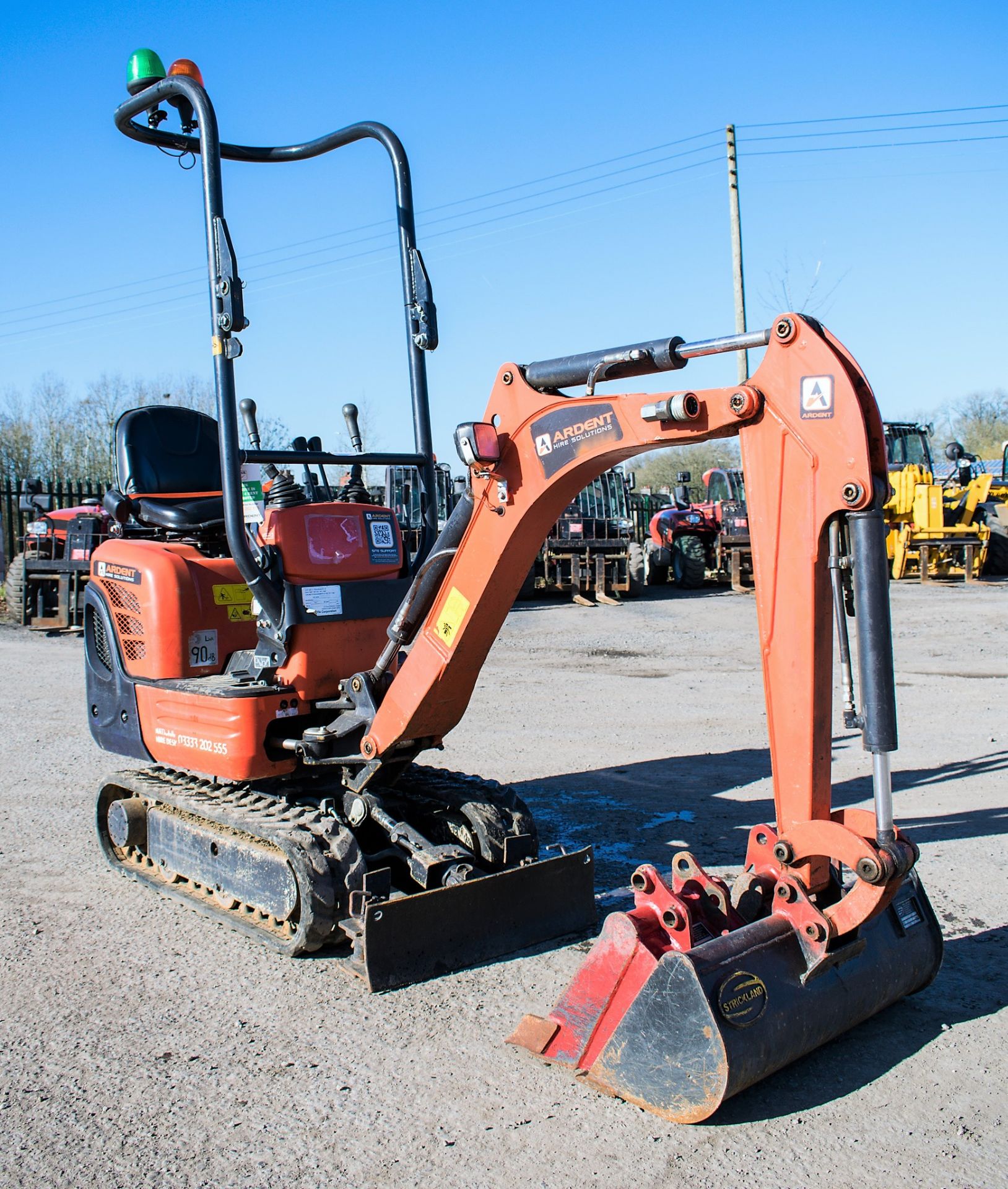 Kubota K008-3 0.8 tonne rubber tracked micro excavator Year: 2017 S/N: 29292 Recorded Hours: 561 - Image 2 of 12