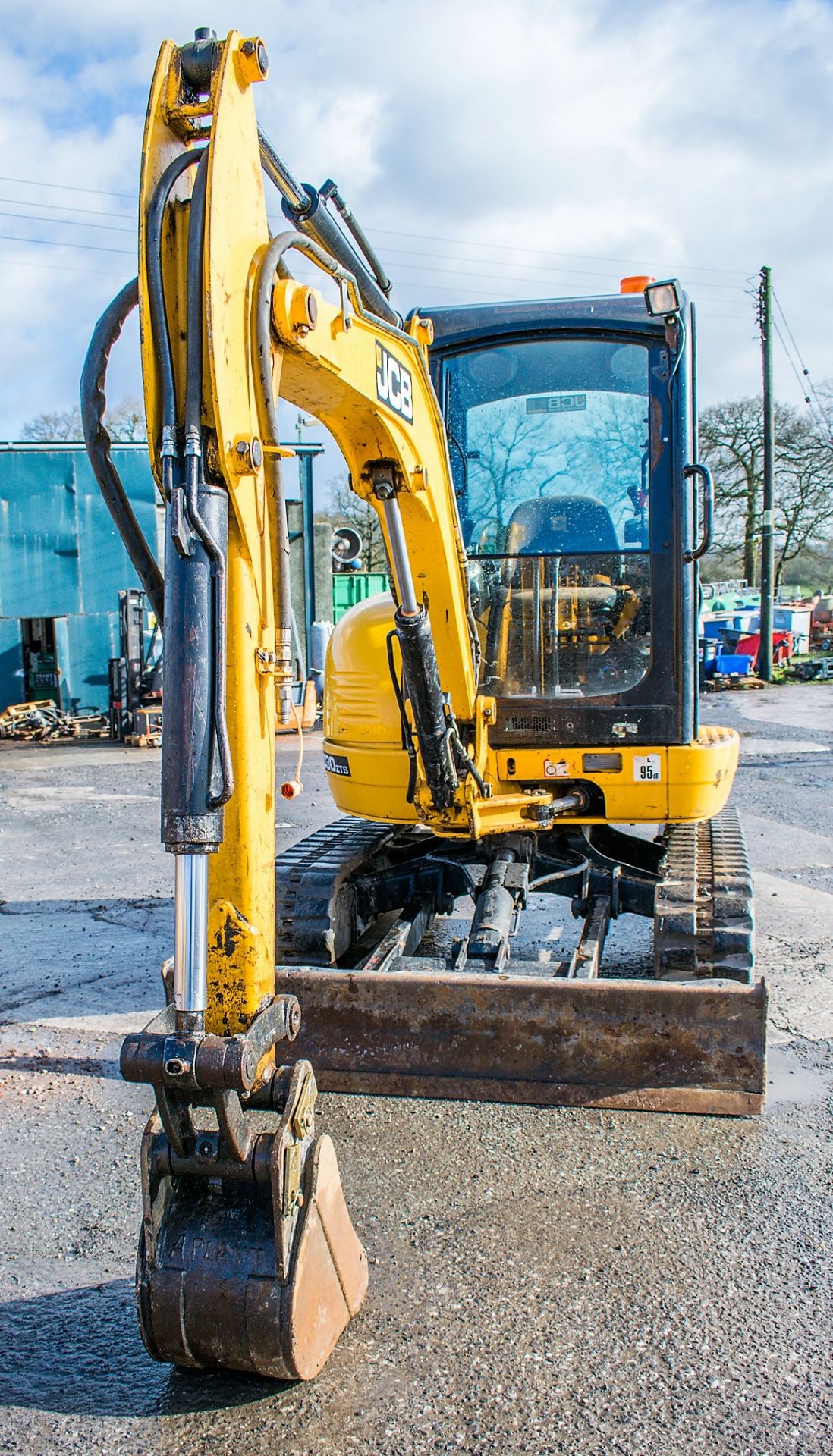 JCB 8030 3 tonne rubber tracked mini excavator Year: 2013 S/N: 2021786 Recorded Hours: 1439 piped, - Image 5 of 12