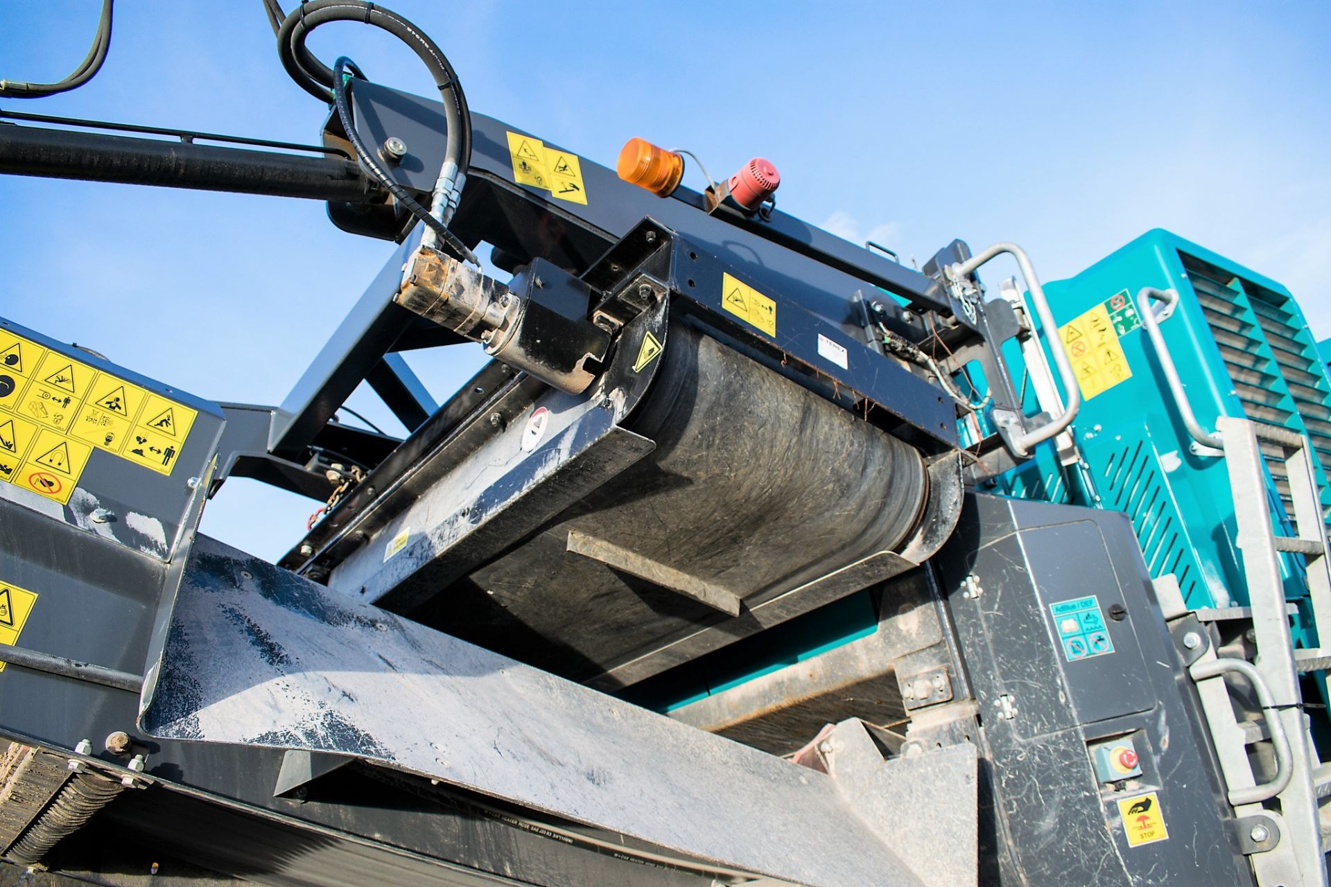 Powerscreen Premiertrak 400X post screen jaw crusher Year: 2017 S/N: 64742 Recorded Hours: 470 - Image 7 of 18