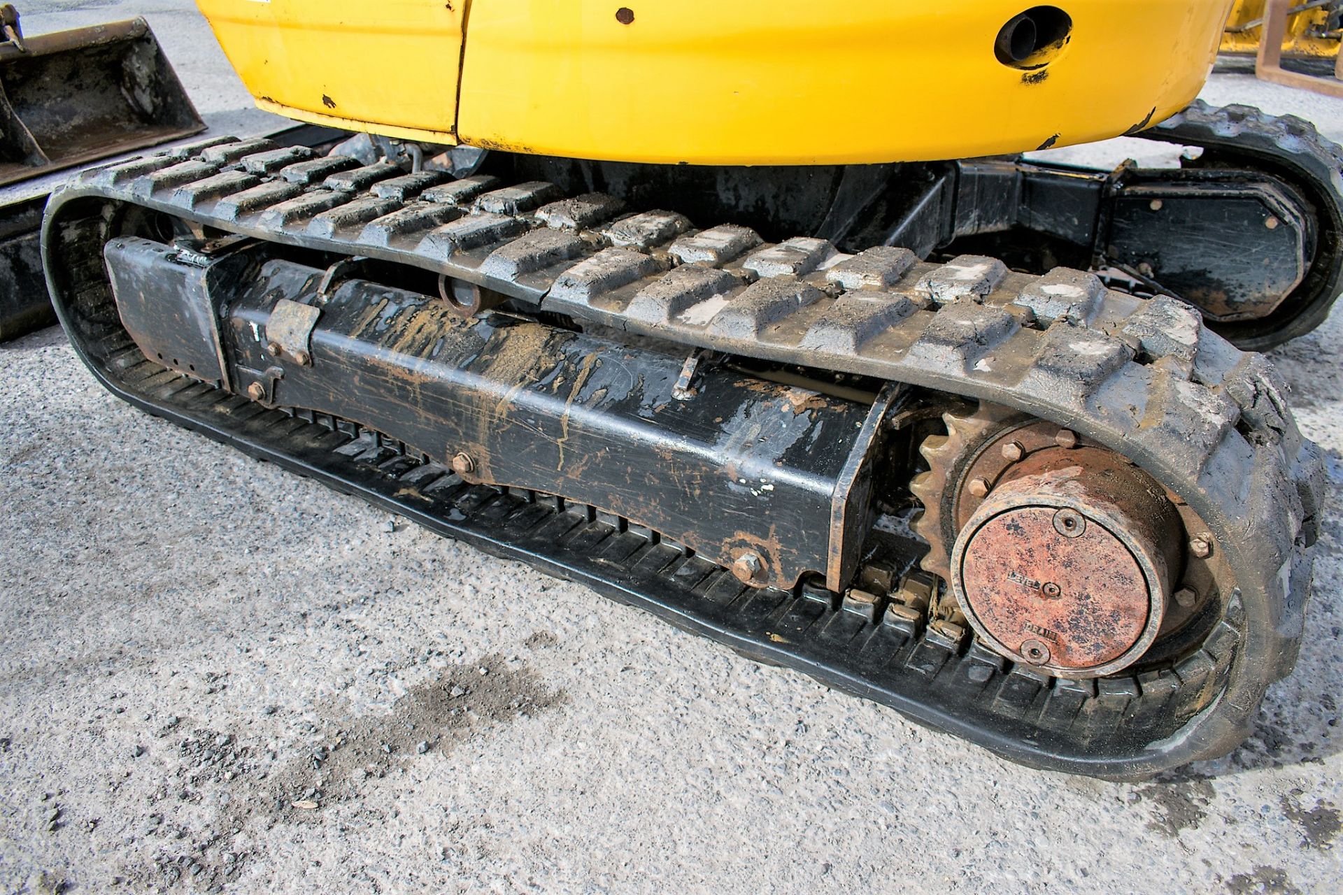 JCB 8025 ZTS 2.5 tonne rubber tracked mini excavator Year: 2013 S/N: 2226123 Recorded Hours: 2573 - Image 7 of 12