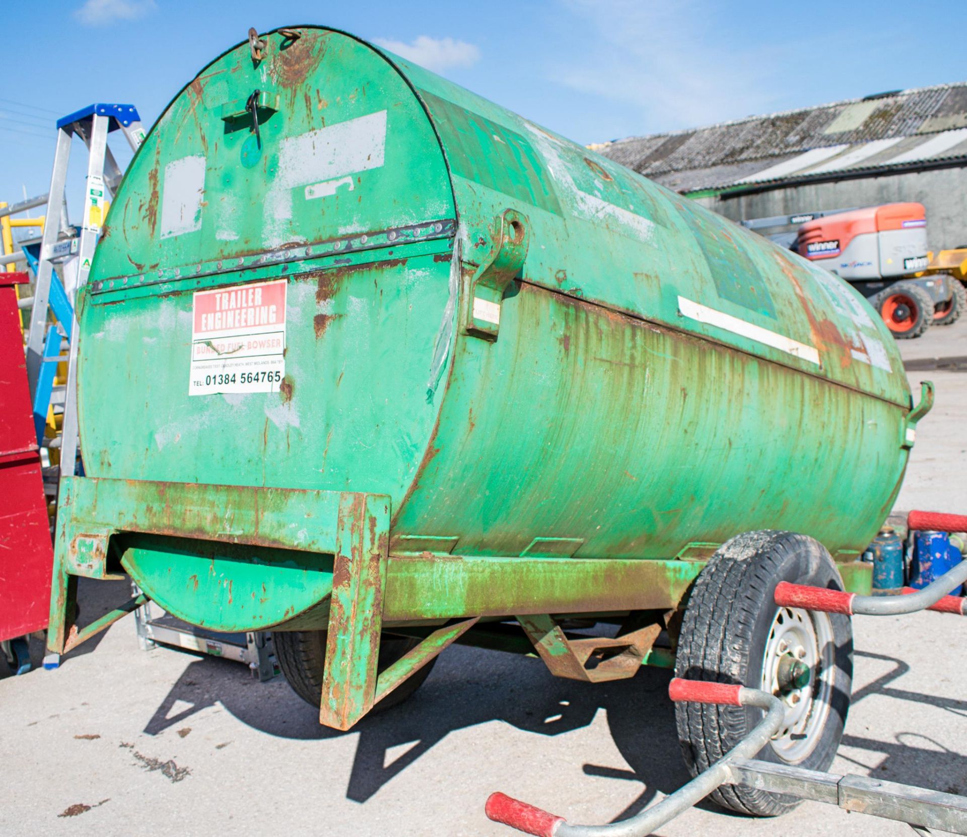 Trailer Engineering 950 litre site tow bunded fuel bowser c/w manual pump, delivery hose & nozzle - Image 2 of 3