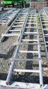 Aluminium roofing ladder 33390953