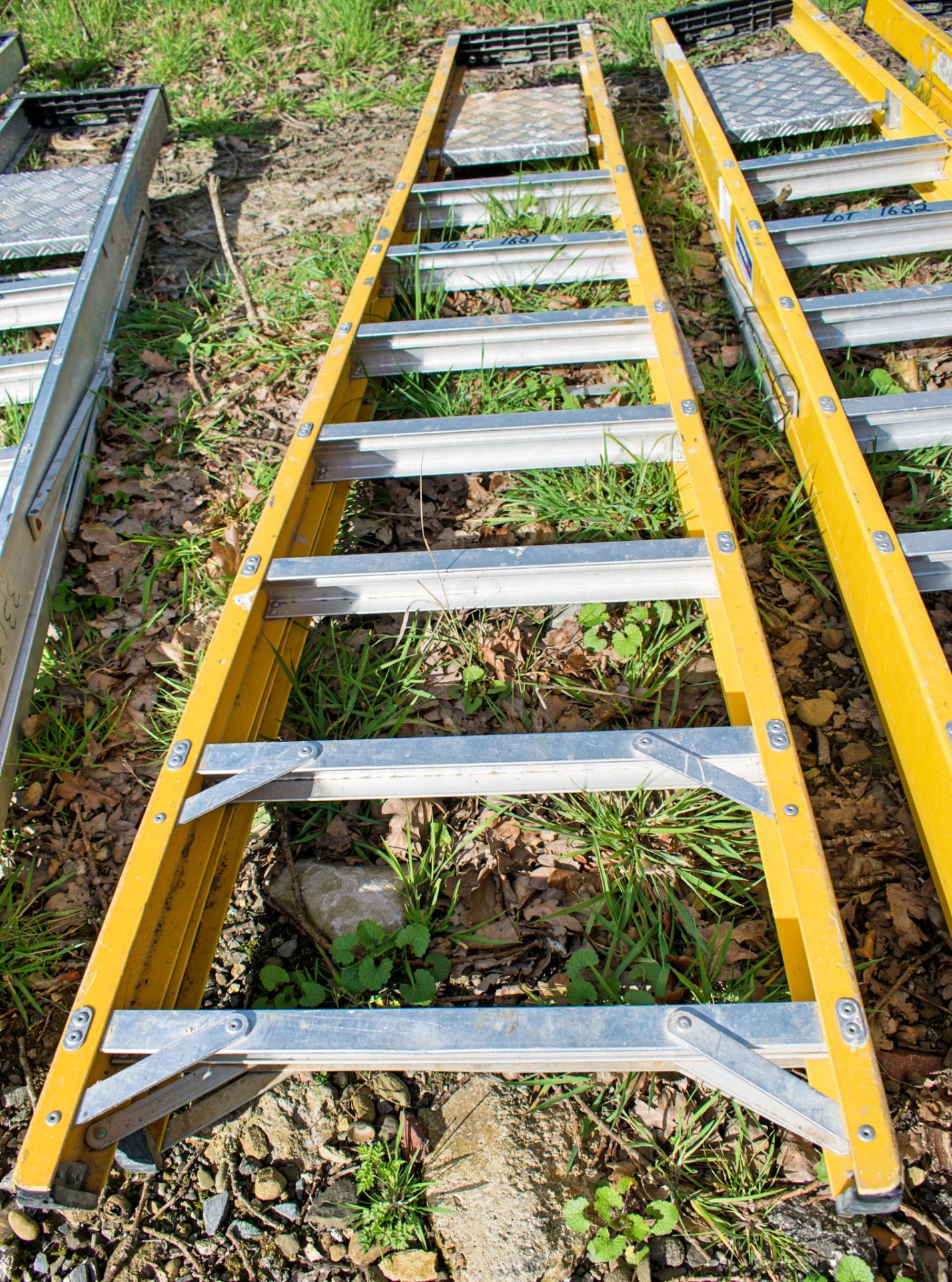 8 tread glass fibre framed step ladder 33270496