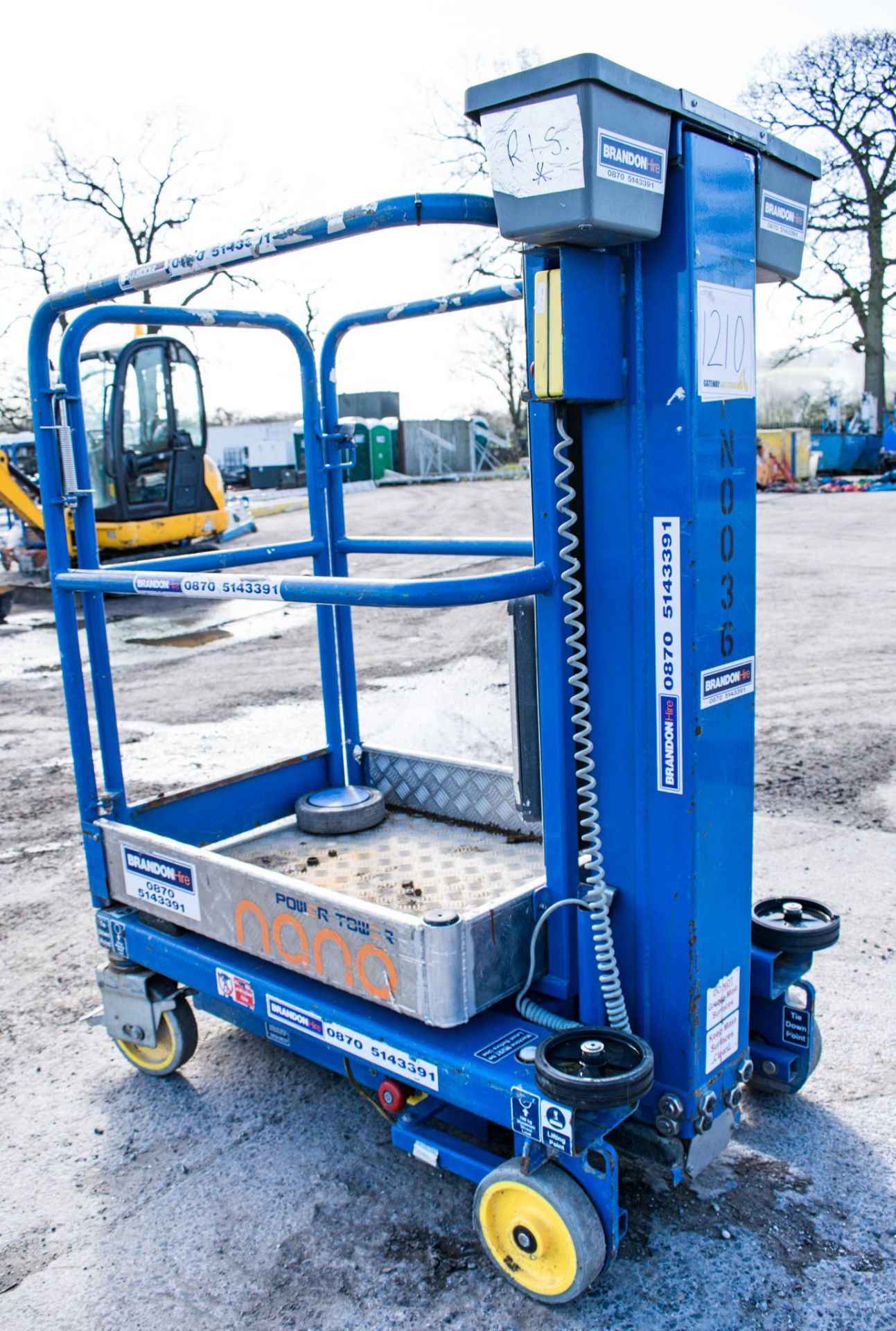 Power Tower Nano battery electric personnel lift NO36 - Image 3 of 5